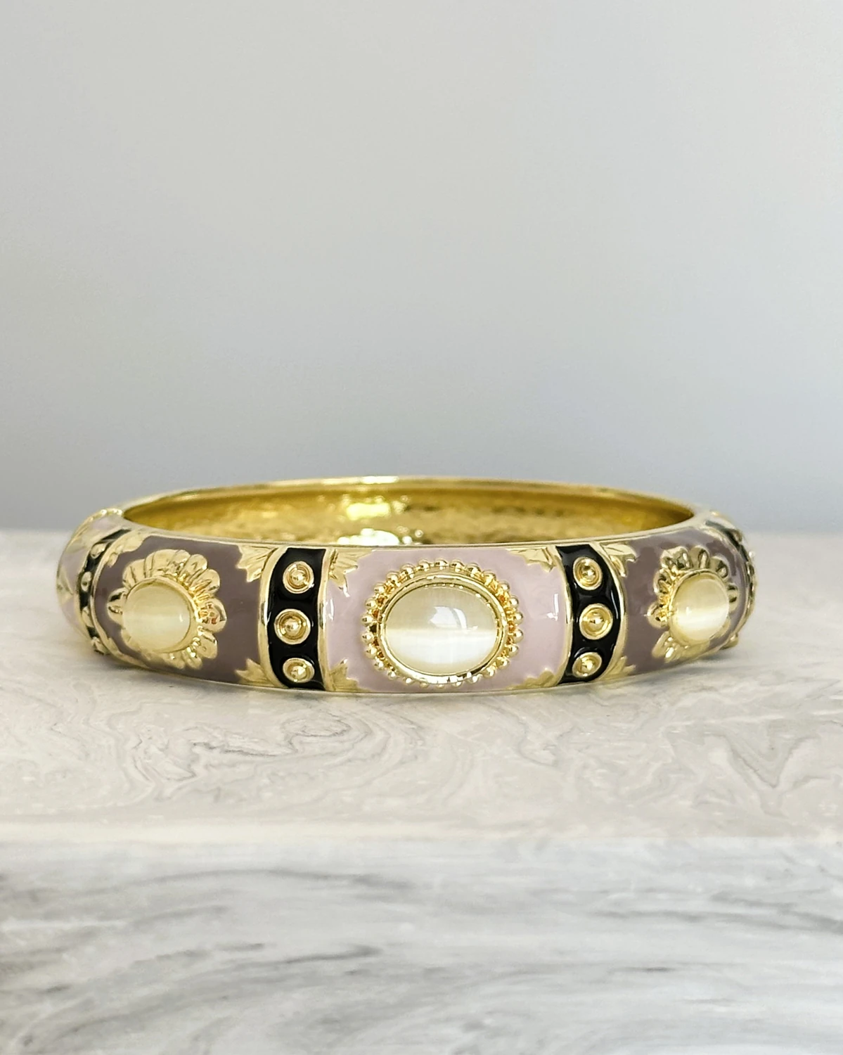 Regal Gem – Renkli Taşlı Kelepçe Bileklik