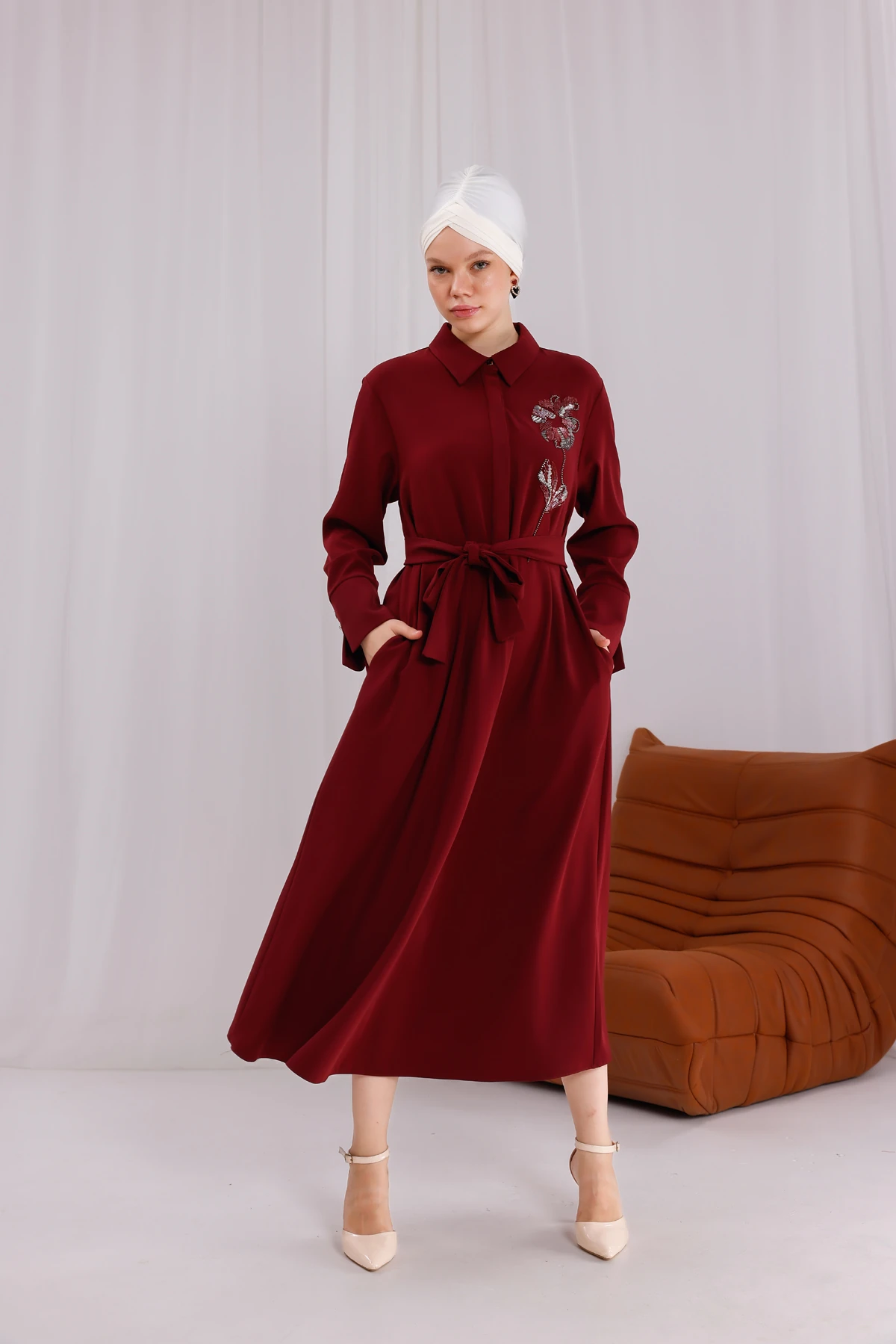 Fleur Desenli Nakış İşlemeli Kuşaklı Elbise 3263