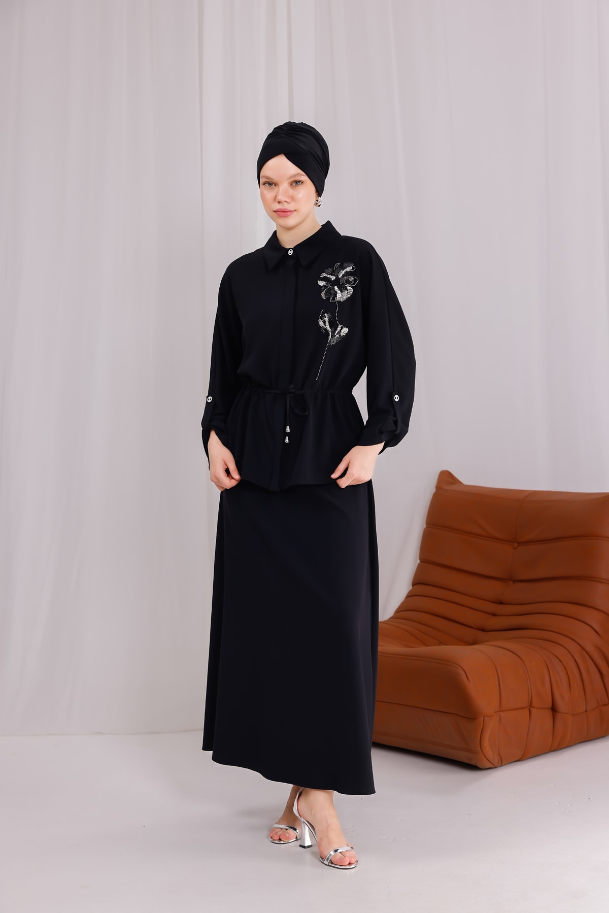 Fleur Desenli Nakış İşlemeli Kuşaklı Takım 3268 - Siyah