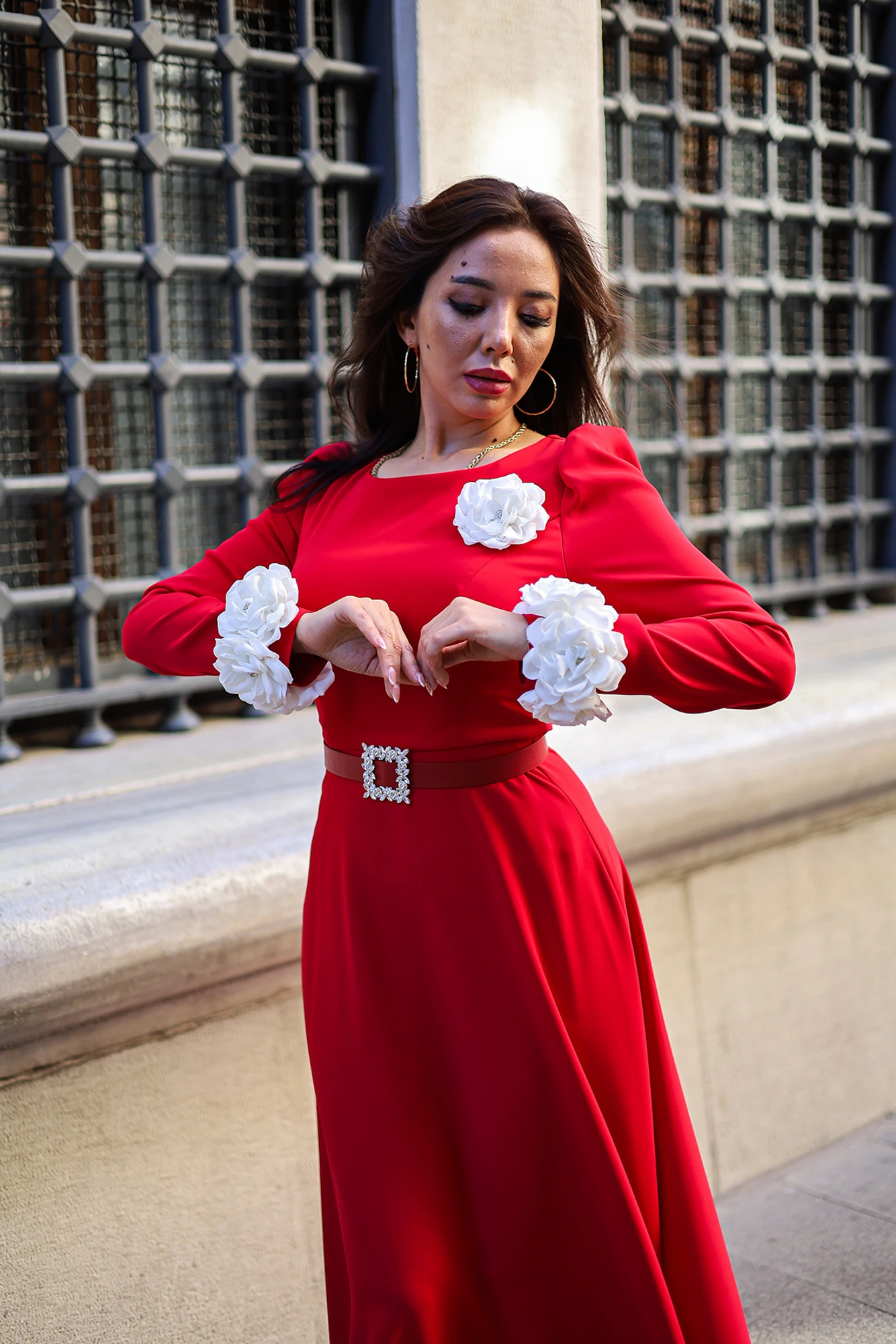 Gül Detaylı Uzun Elbise