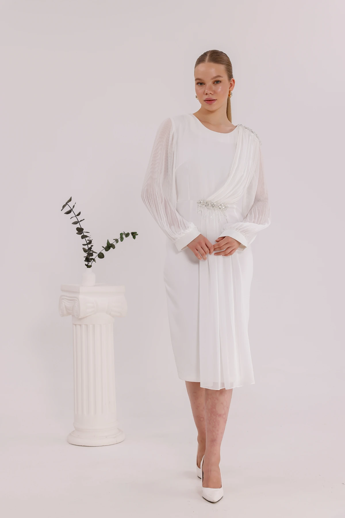 Femina Şifon Detaylı Aksesuarlı Elbise 9001 - Beyaz