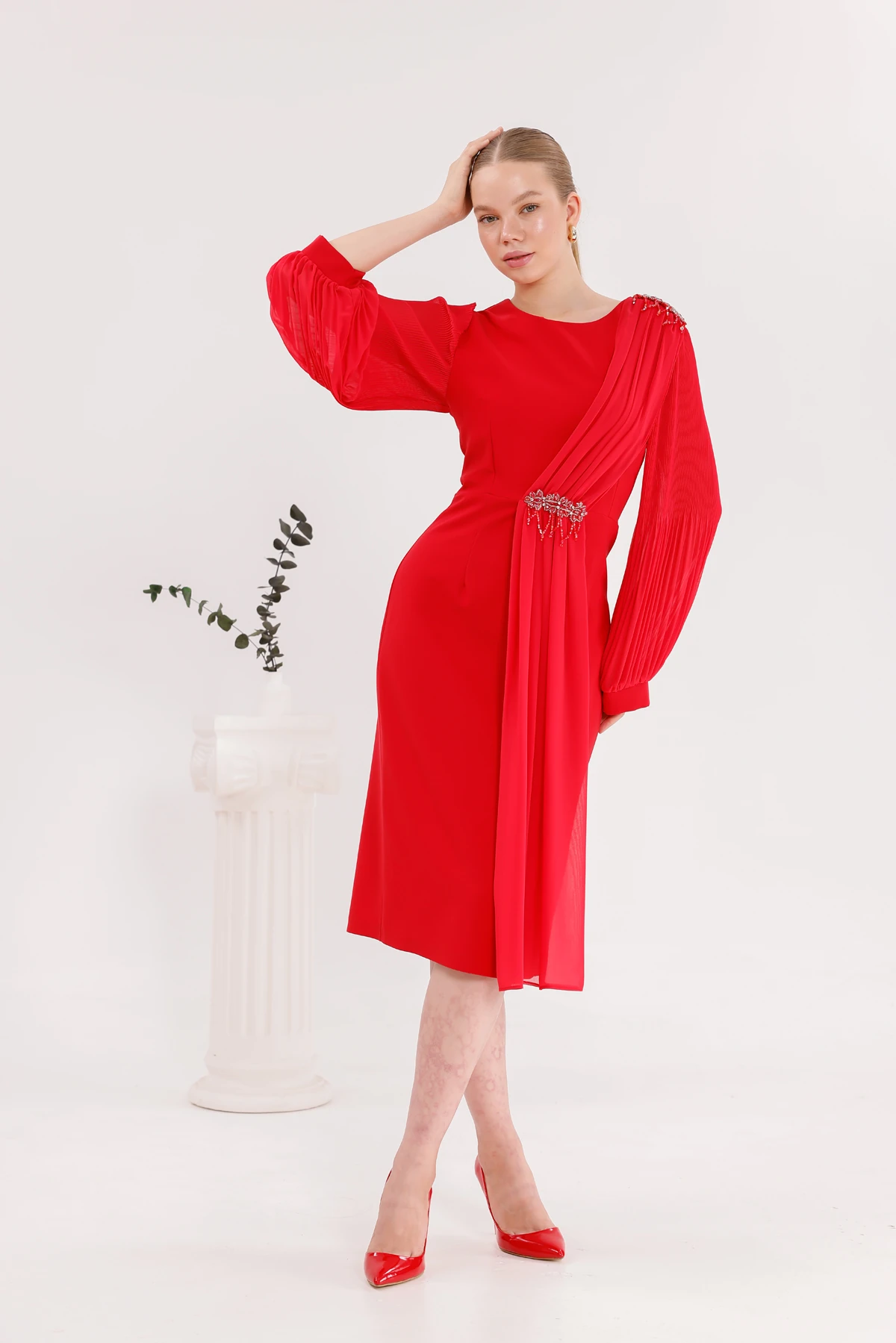 Femina Şifon Detaylı Aksesuarlı Elbise 9001