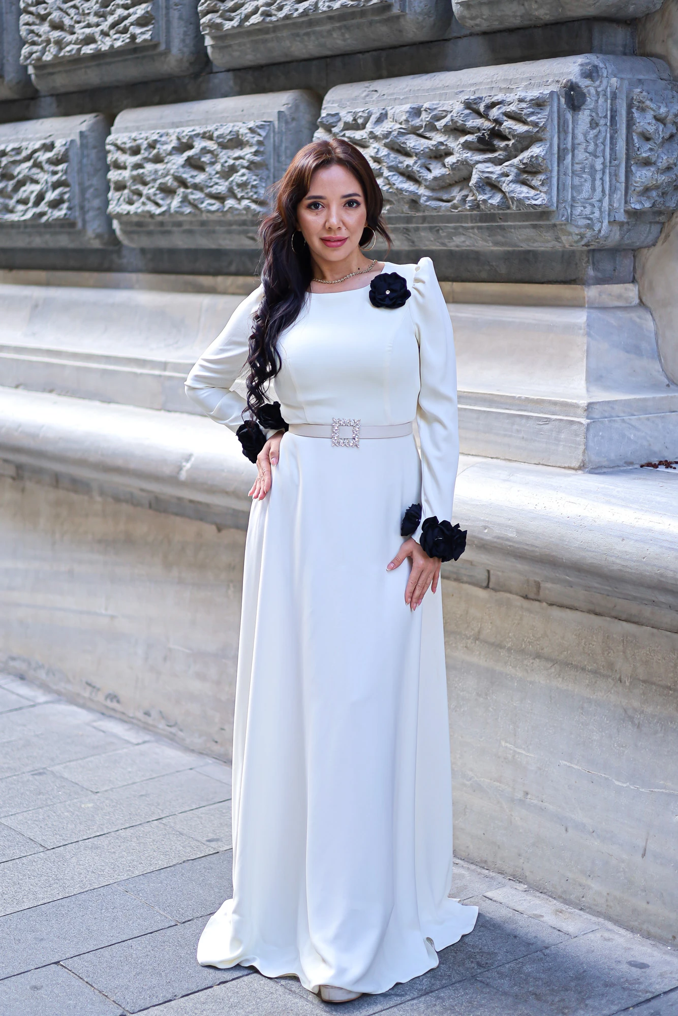 Gül Detaylı Uzun Elbise