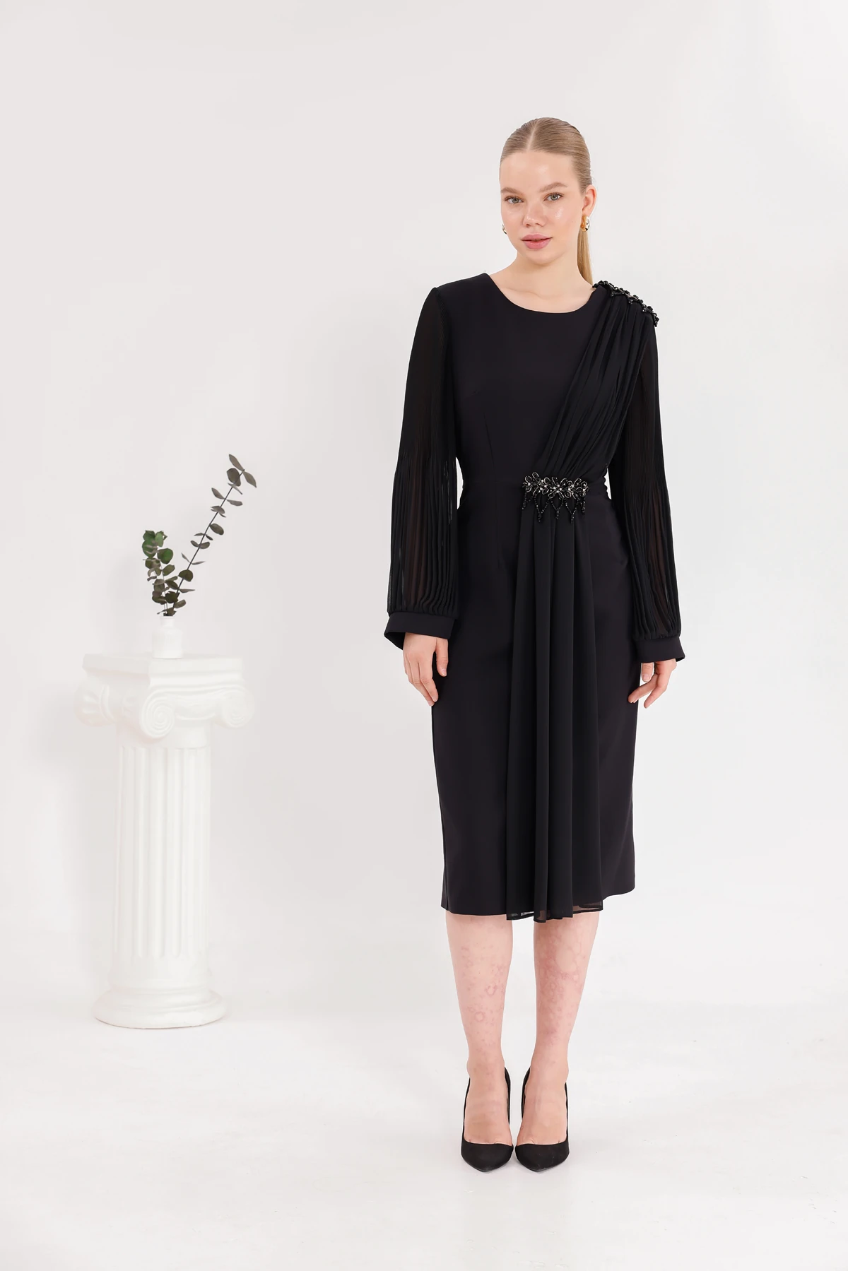 Femina Şifon Detaylı Aksesuarlı Elbise 9001