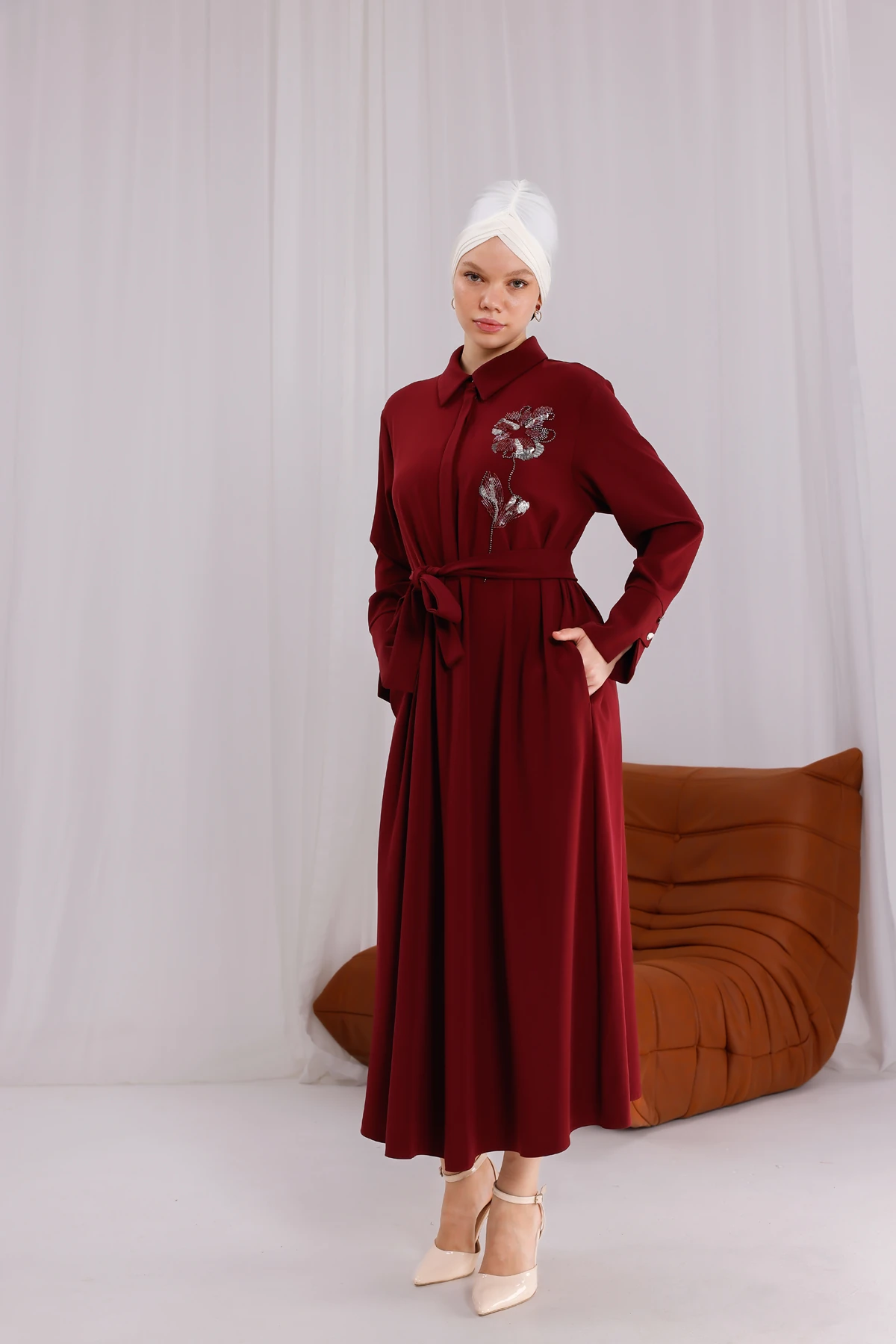 Fleur Desenli Nakış İşlemeli Kuşaklı Elbise 3263 - Kırmızı