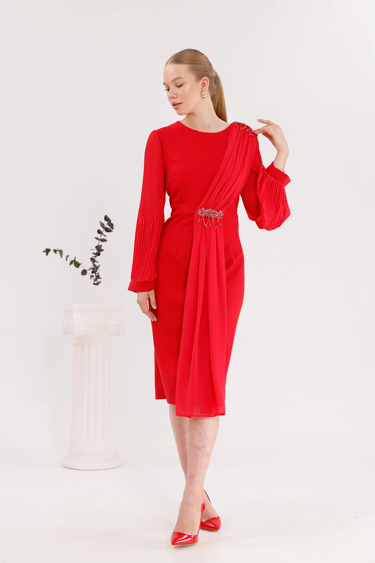 Femina Şifon Detaylı Aksesuarlı Elbise 9001