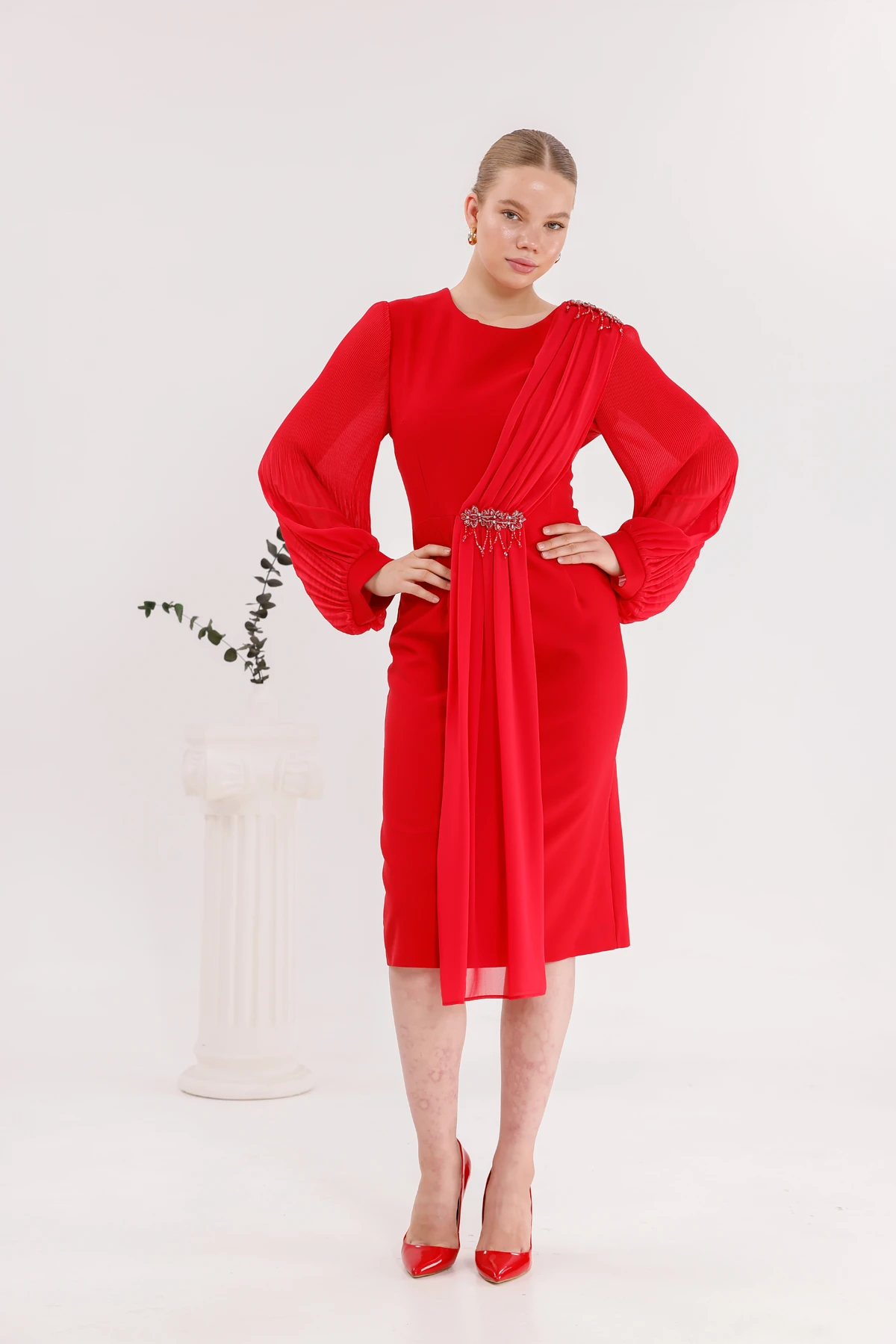 Femina Şifon Detaylı Aksesuarlı Elbise 9001