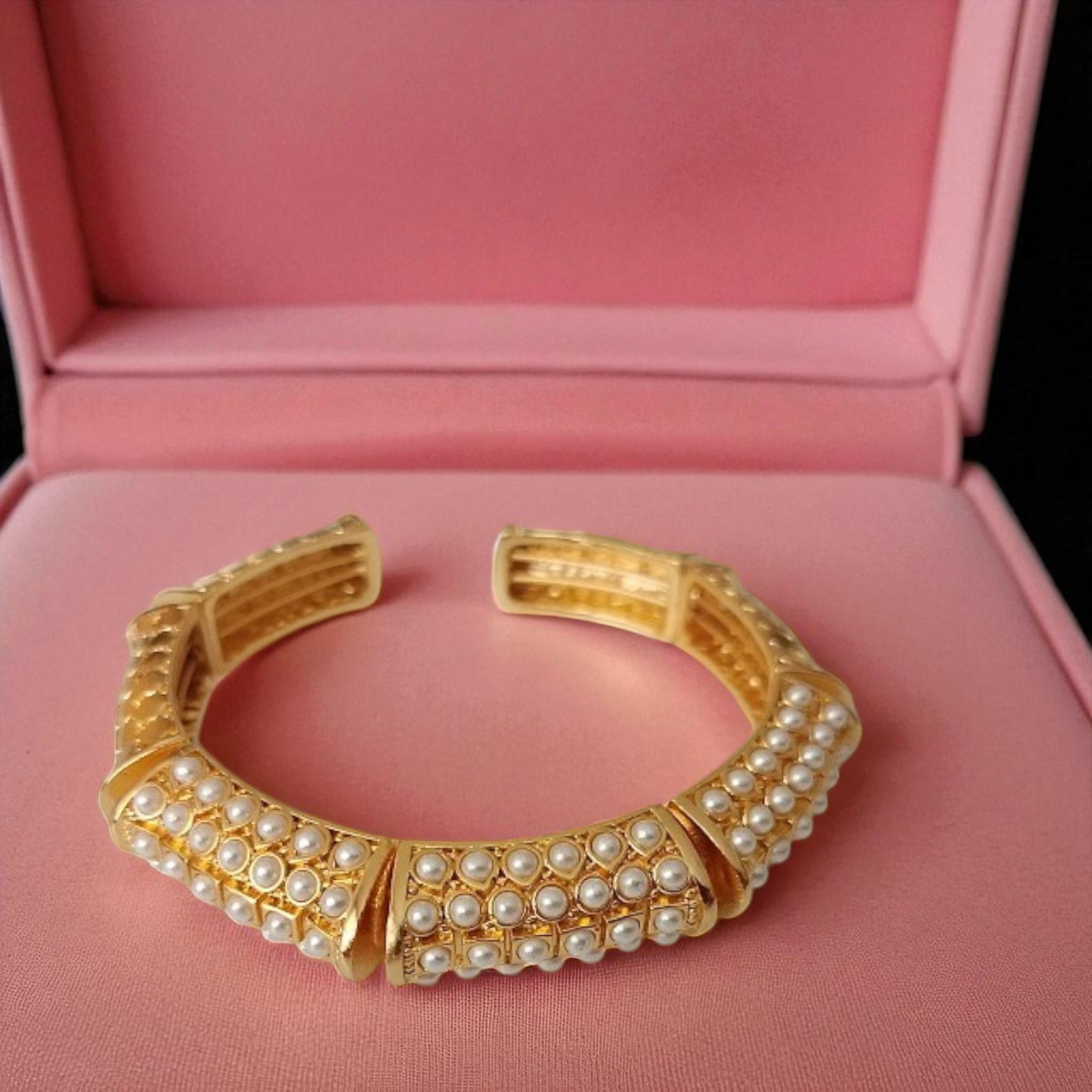 Bamboo Model Bracelet with Geometric Patterns and Pearl Details