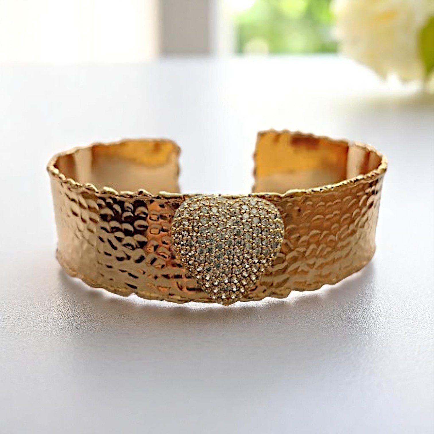 Altın Kaplamalı Ortası Zirkon Taşlı Kalın Bamboo Bilezik - Beyaz