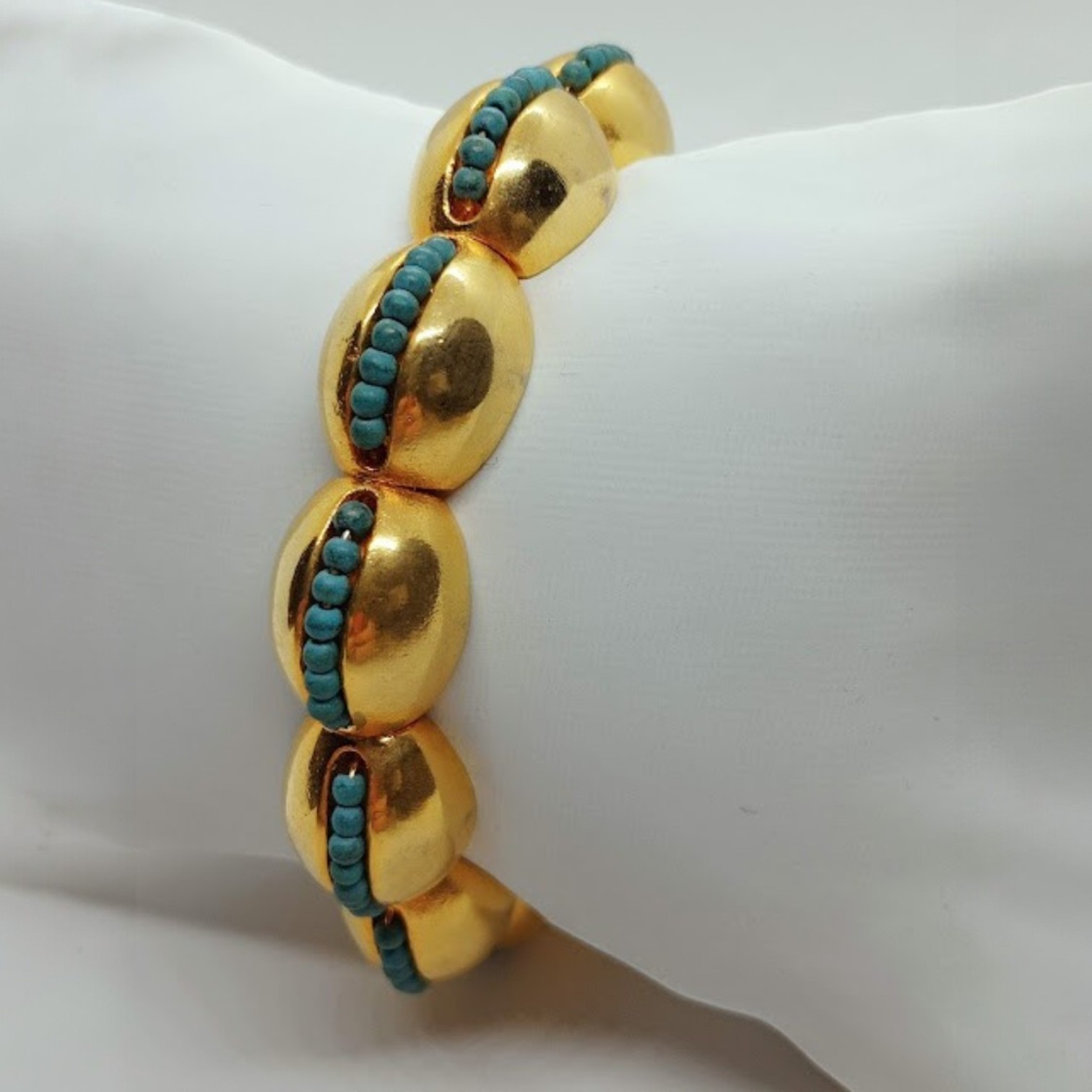 Altın Kaplamalı Doğal Boncuklu Bombe model Bilezik