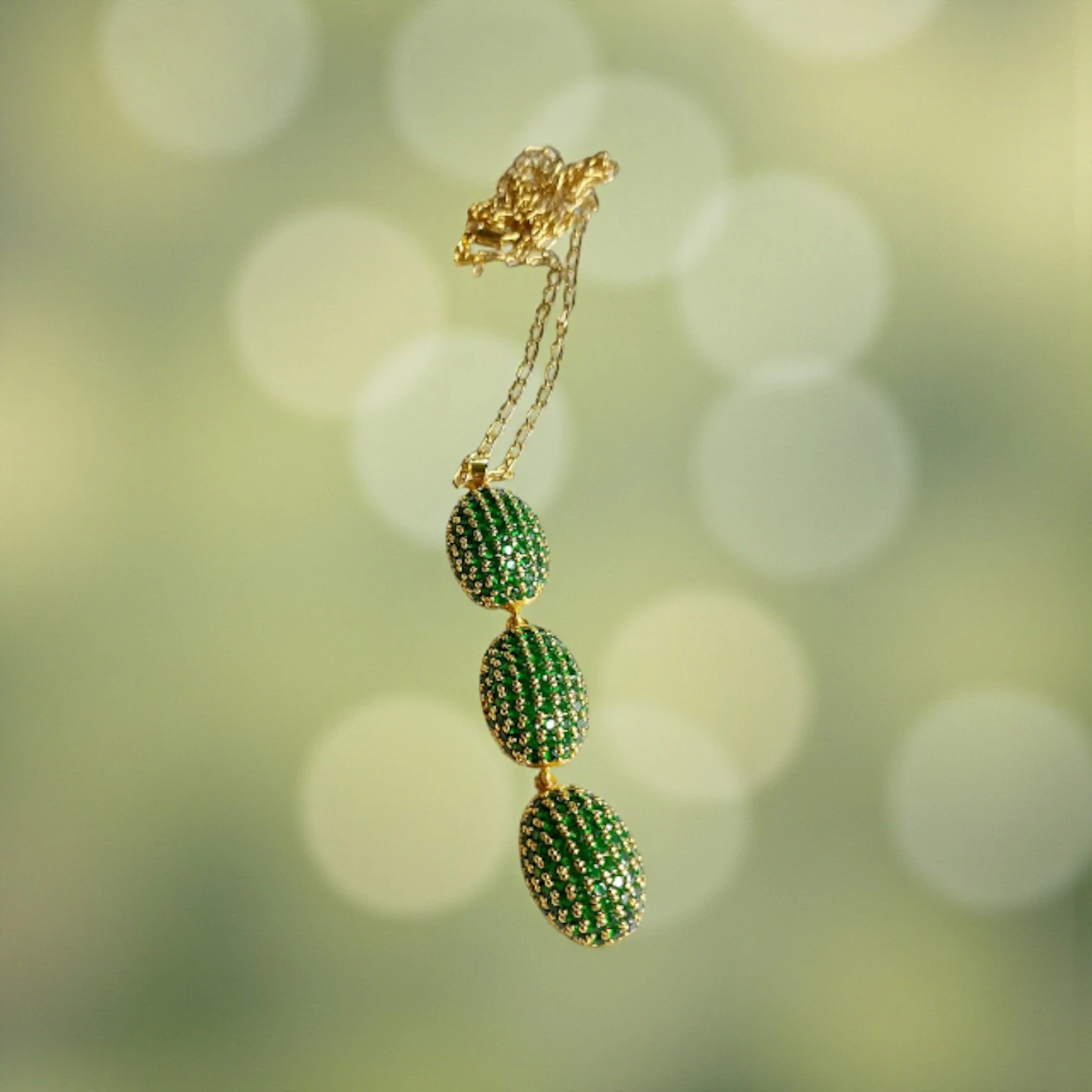 Zirkon Taşlı Altın Kaplamalı Bombe Kolye - Yeşil