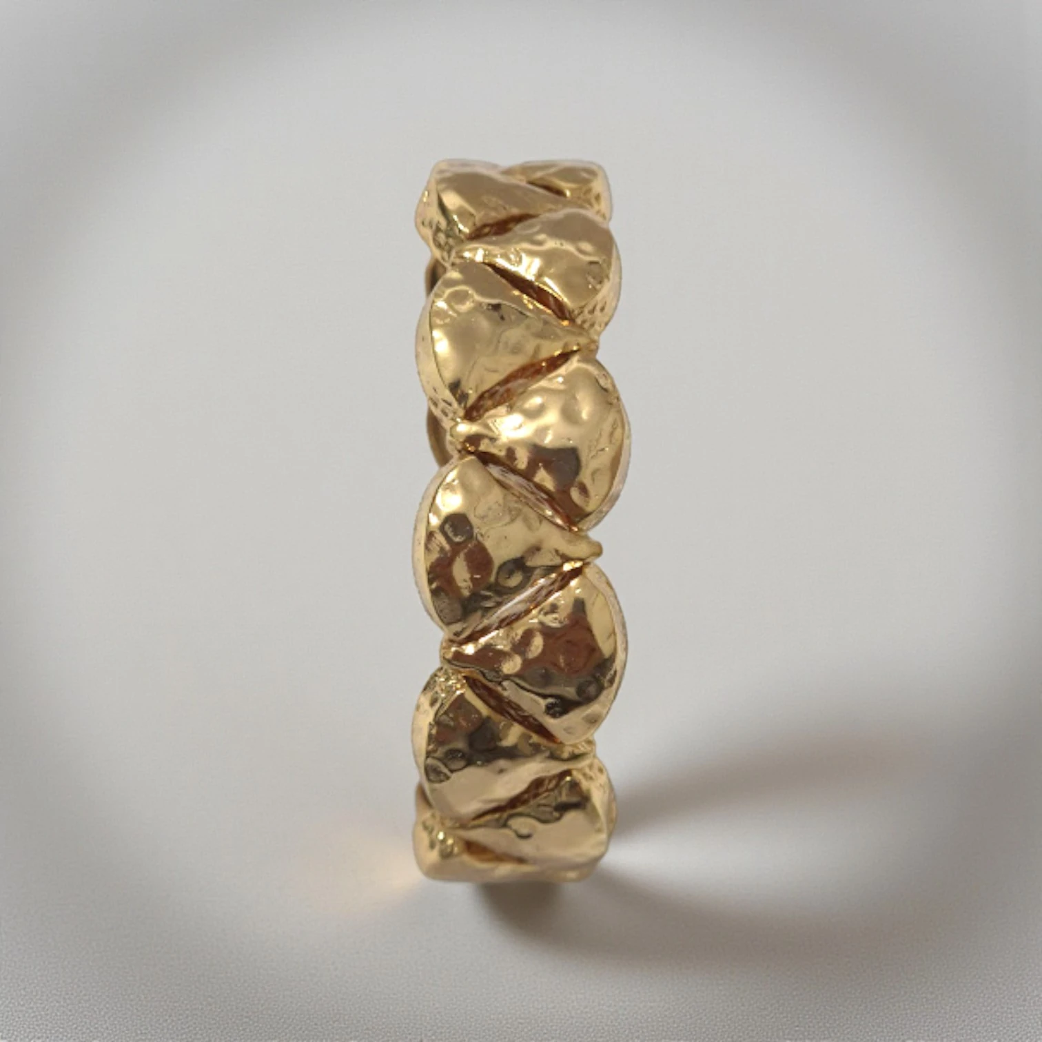 El Yapımı Altın Kaplama Dövgülü Üçgen Tasarım Bilezik