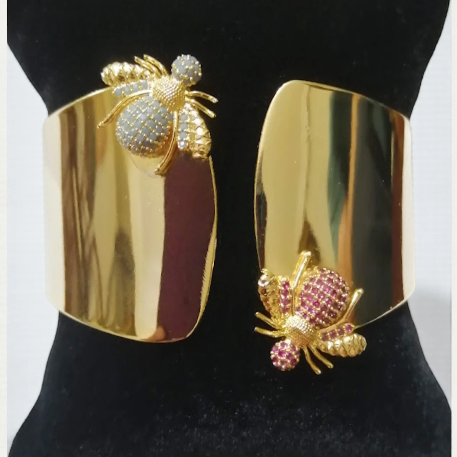 Wide Head Bee Bracelet