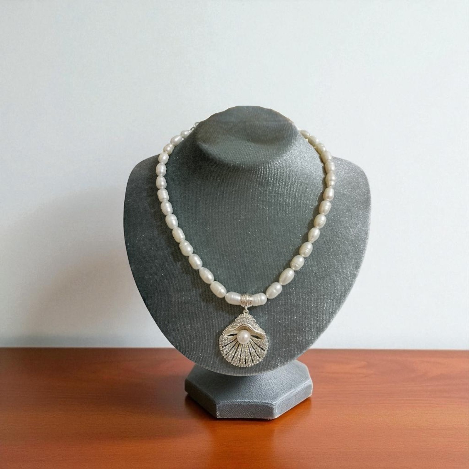 Gold-Plated Seashell Necklace with Pearls and Zircon Stones