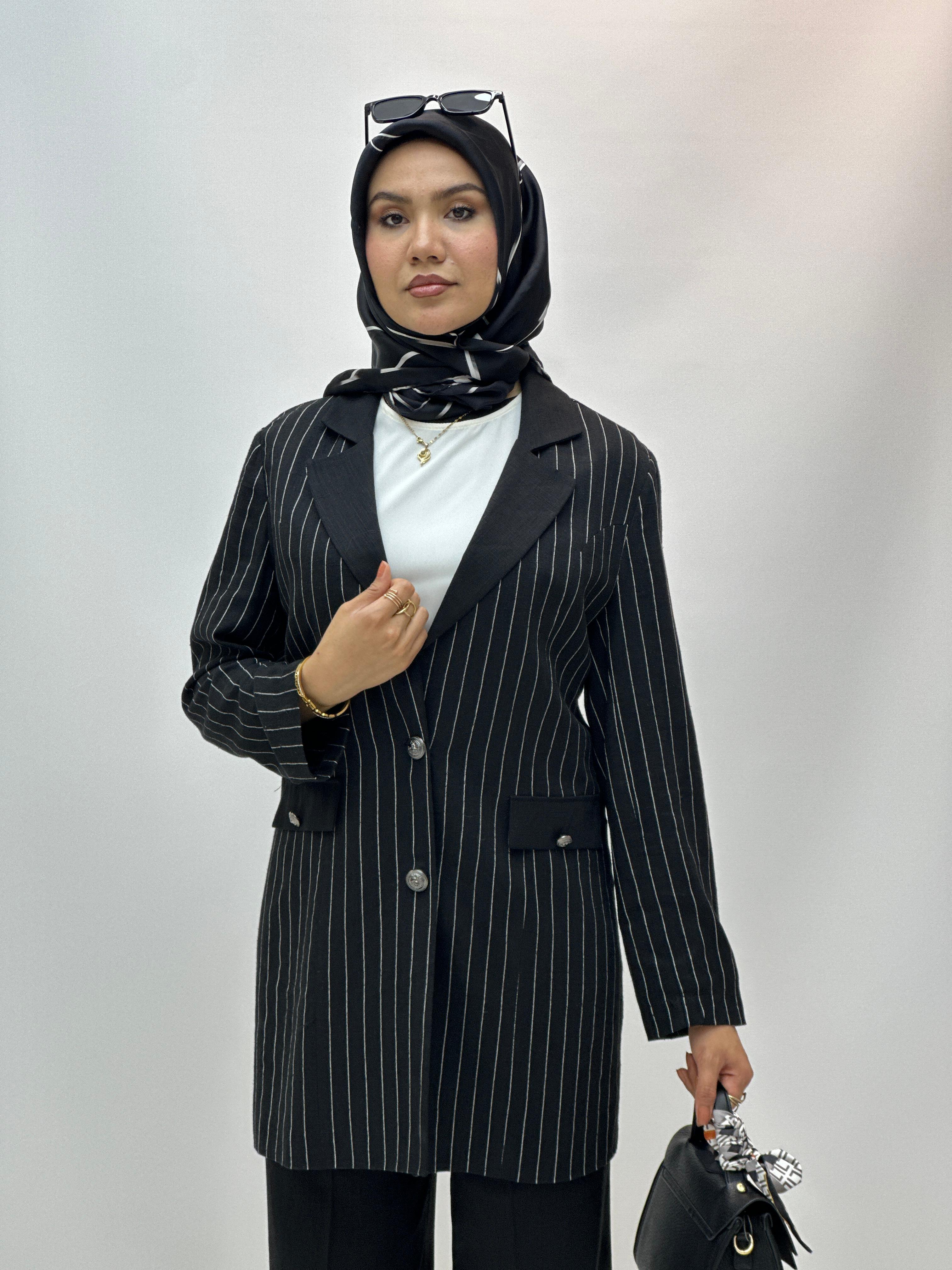 Çizgili Ceketli Takım 2048