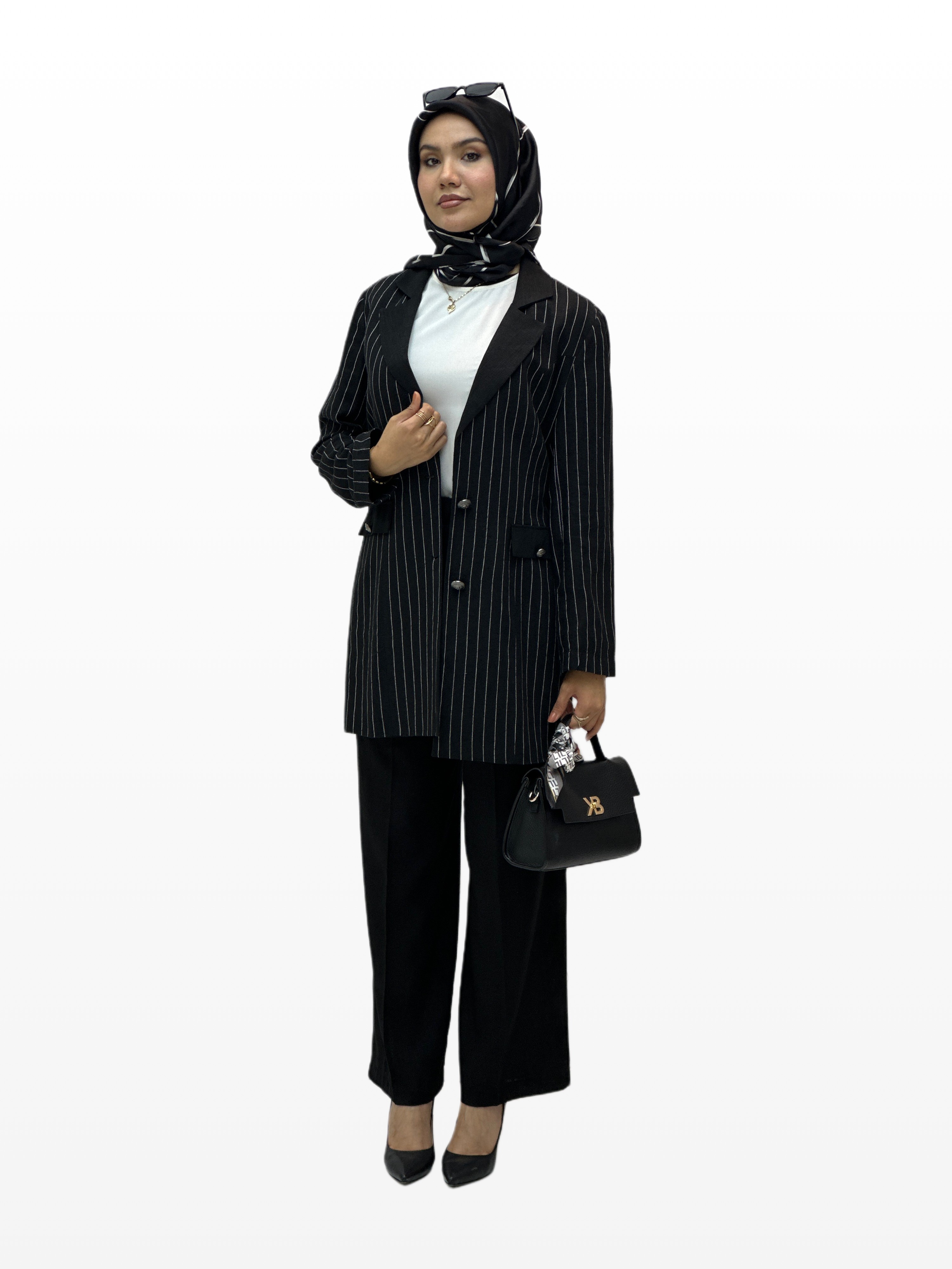 Çizgili Ceketli Takım 2048