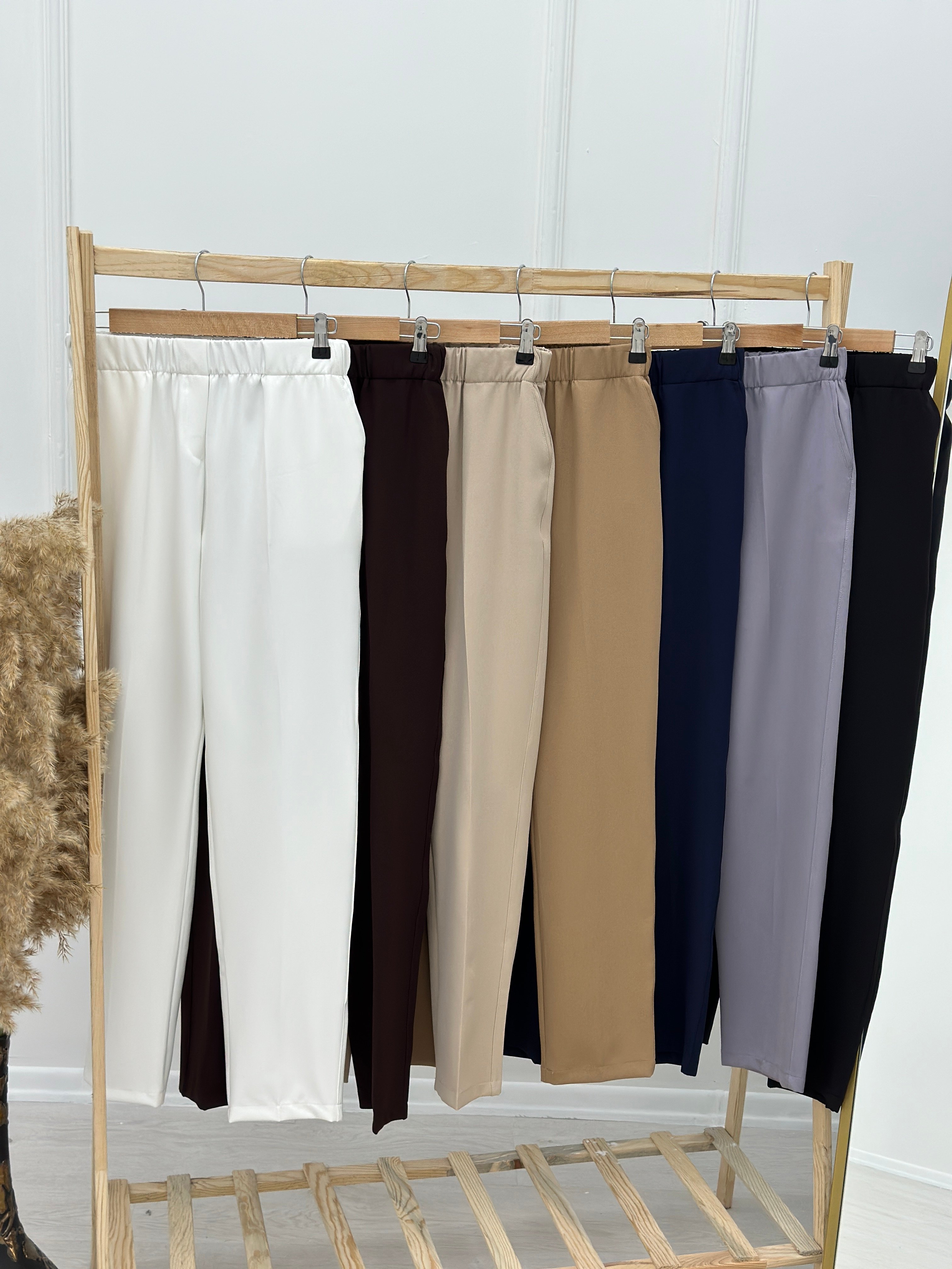  BELİ YARIM LASTİKLİ DAR PAÇA PANTALON 5004