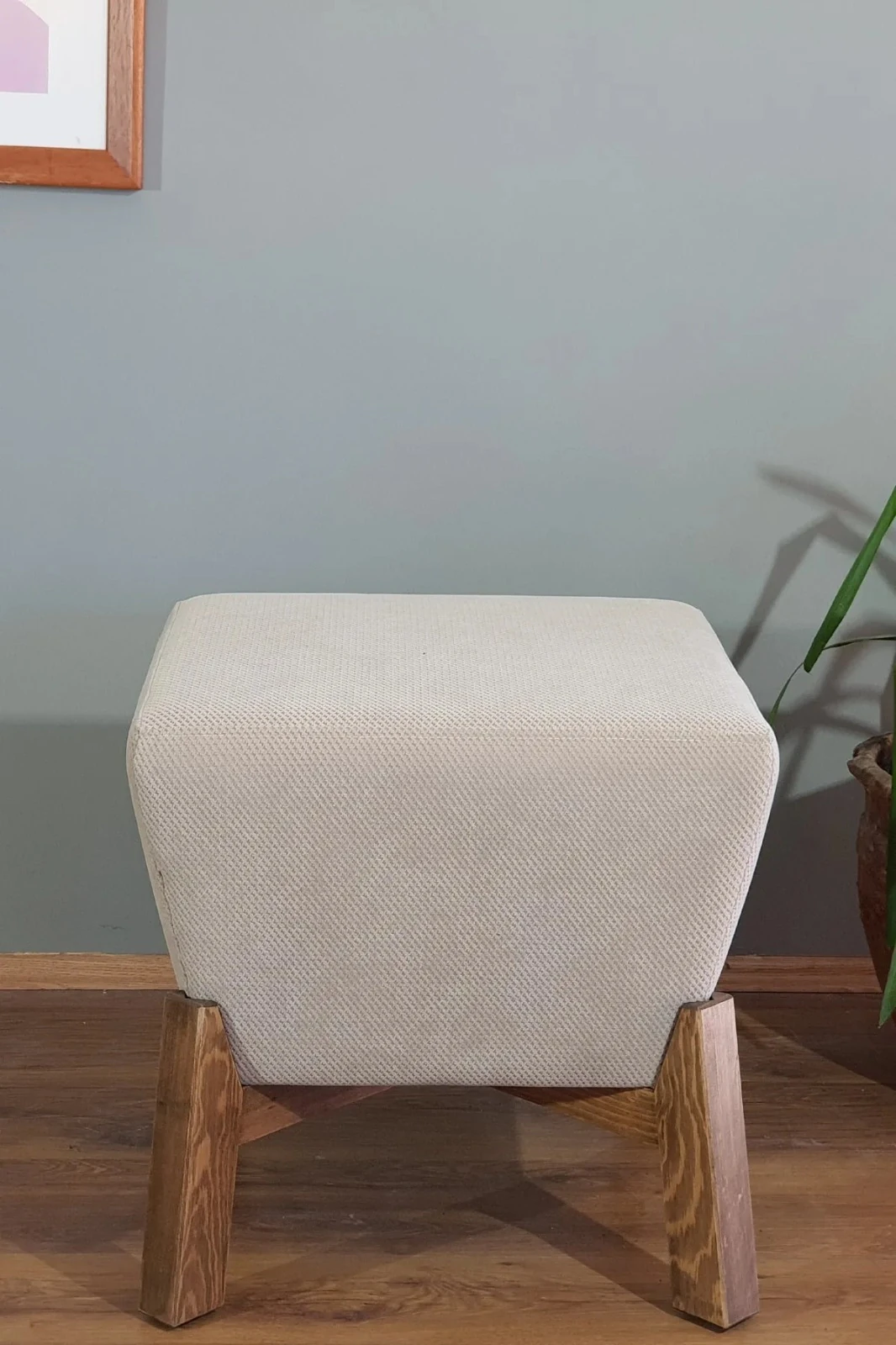 Piramit Puf 46 X 46 - Krem