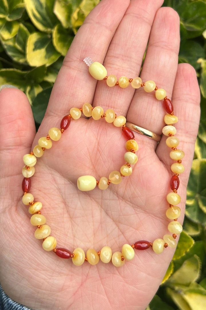 Kehribar Bebek Kolye Akikli Seccar Yuvarlak Model