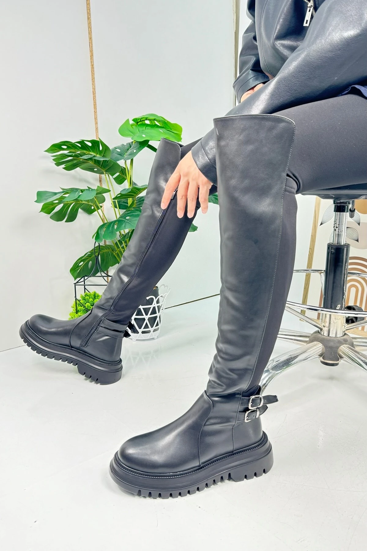 Günlük Kadın Çizme Kalın Tırtıklı Taban Dalgıç Kumaş Tokalı Dizüstü Fermuarlı Oval Burunlu 367