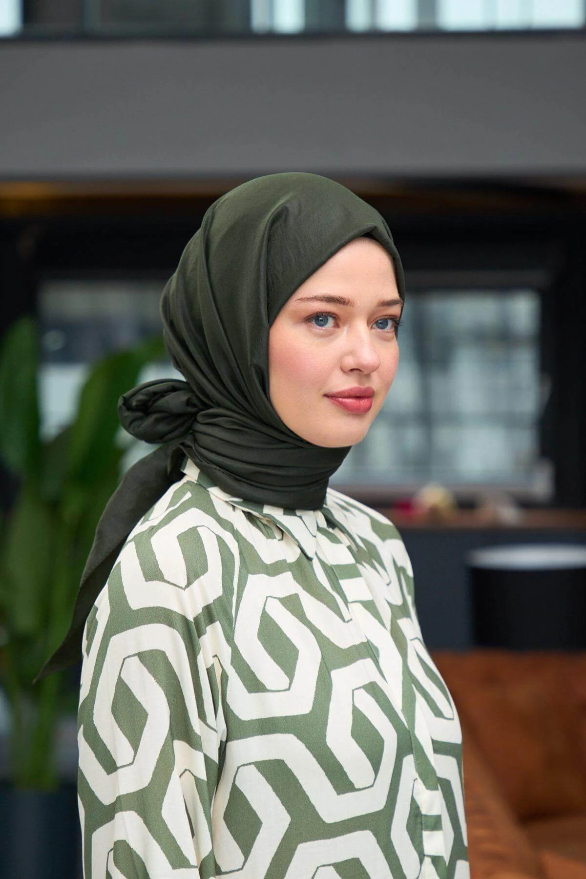 Düz Desen Vual Şal Haki Vual İpek Şal - 9800-01