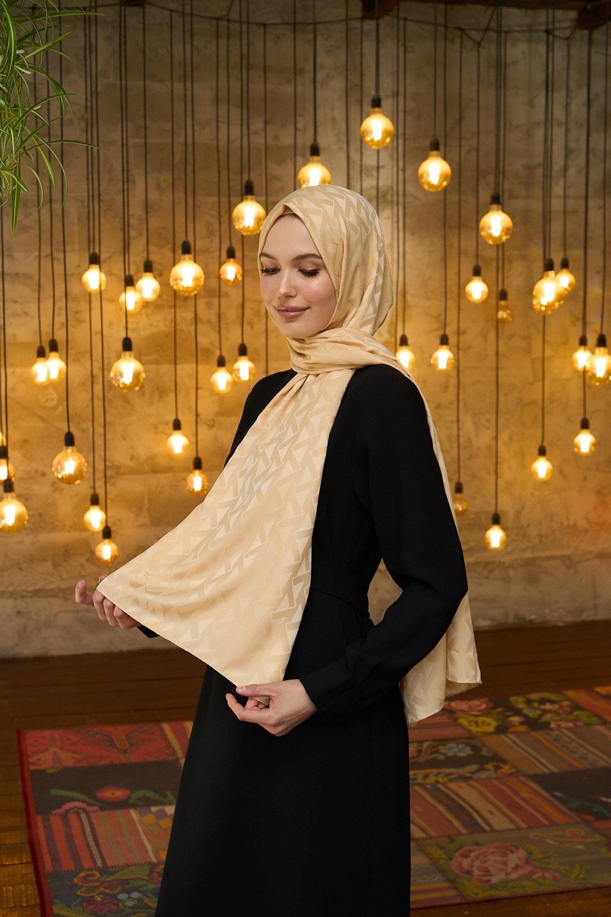 Yaz Işıltısı Koleksiyonu İpeksi Jakar Şal Altuni 9014-20