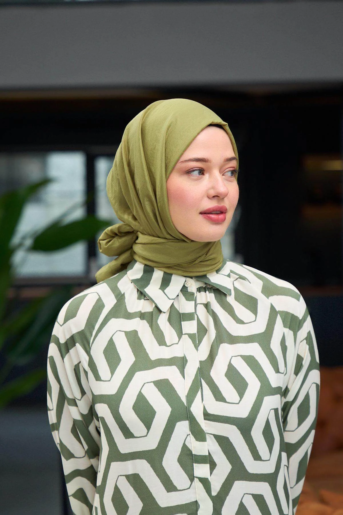 Düz Desen Vual Şal Yağ Yeşili Vual İpek Şal - 9800-03