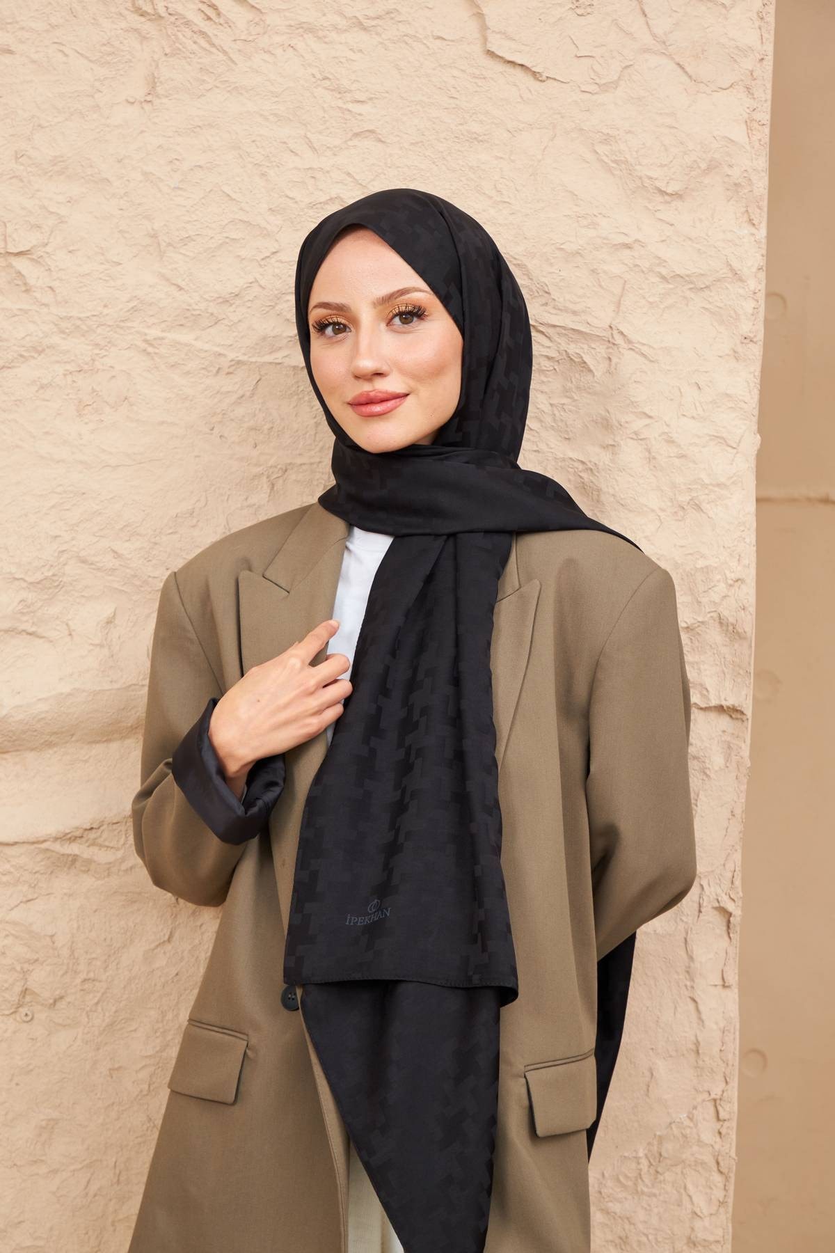 Cross Desen İpeksi Jakar Şal Siyah 9006-06