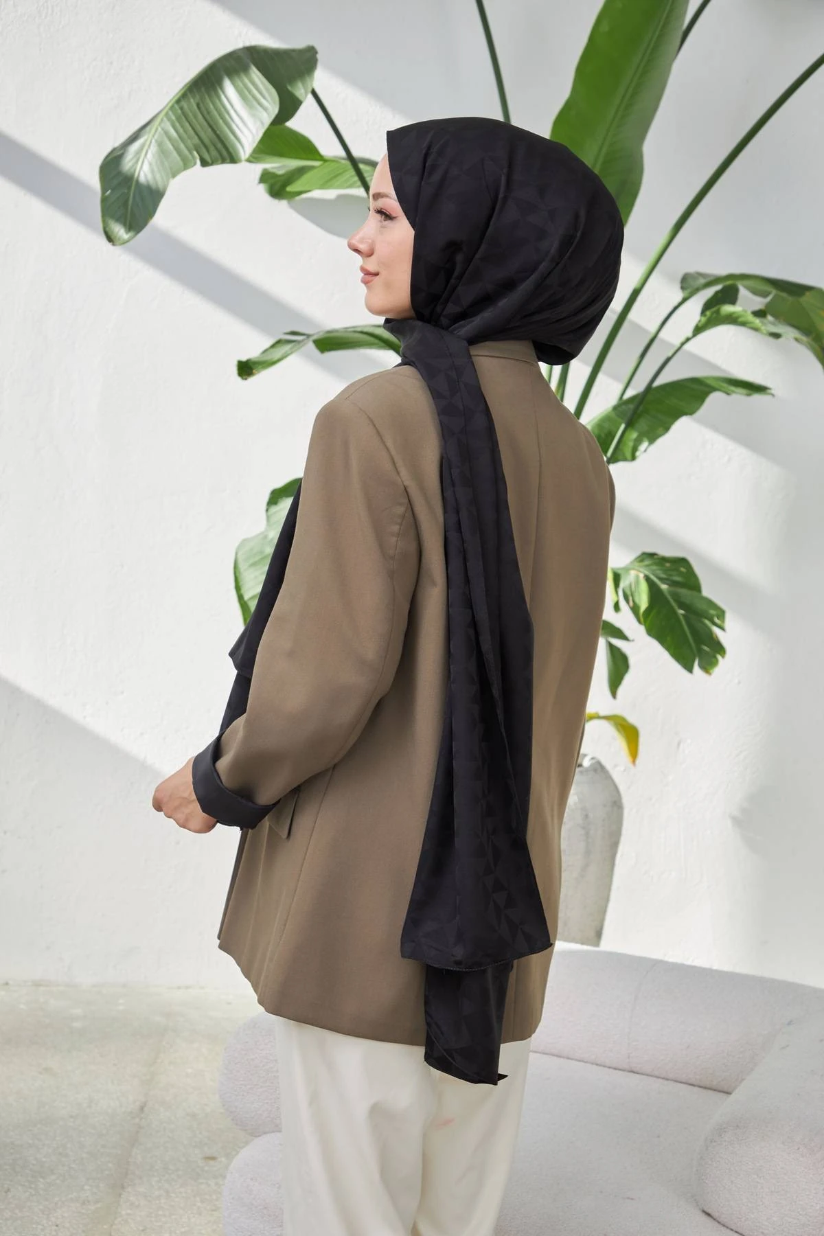 Triangle Desen İpeksi Jakar Şal Siyah 9005-03