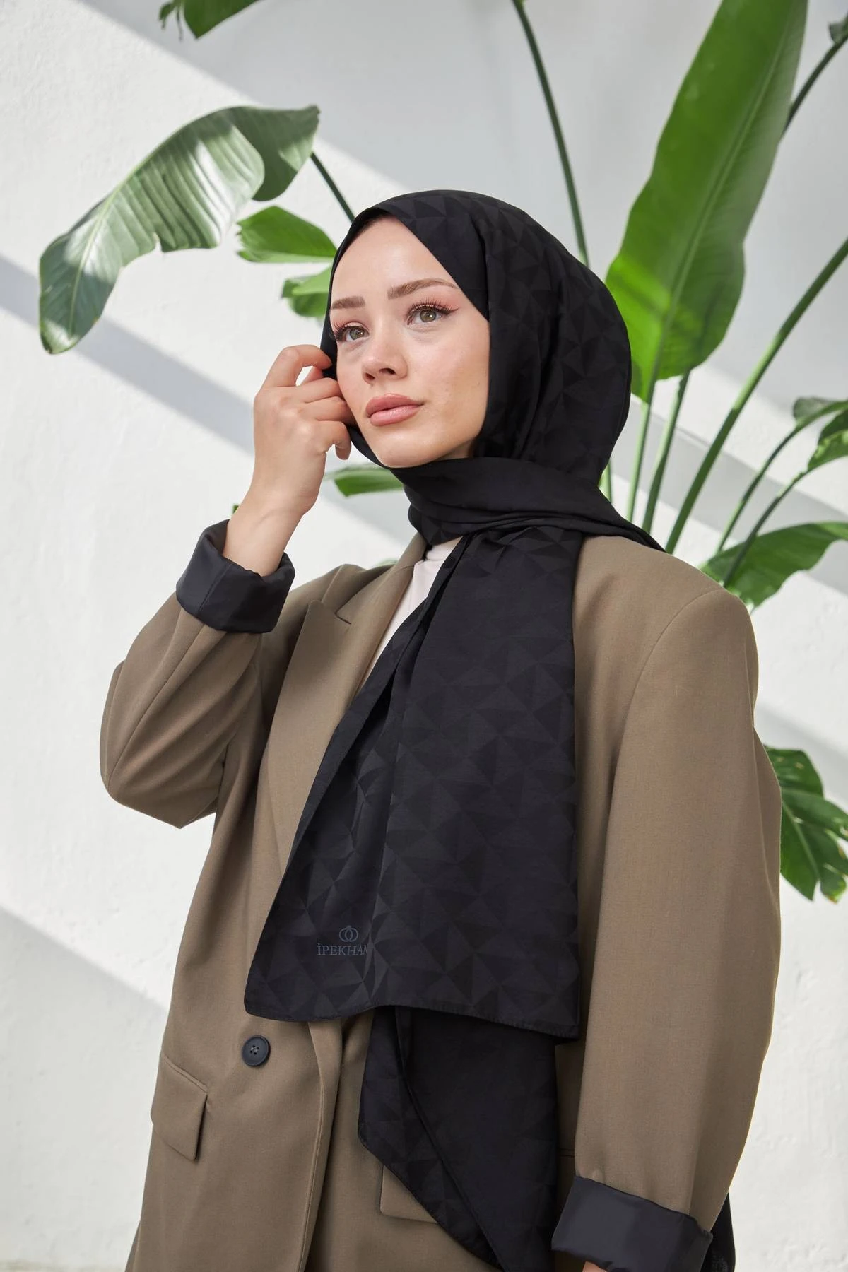 Triangle Desen İpeksi Jakar Şal Siyah 9005-03