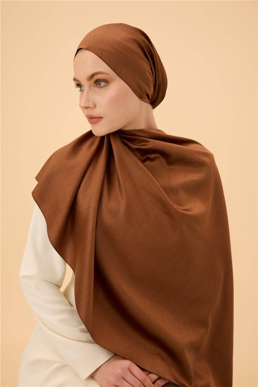 Bakır Siyah Düz Çift Taraflı İpek Şal Modeli