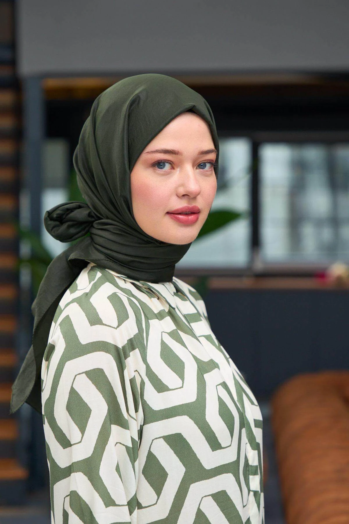 Düz Desen Vual Şal Haki Vual İpek Şal - 9800-01