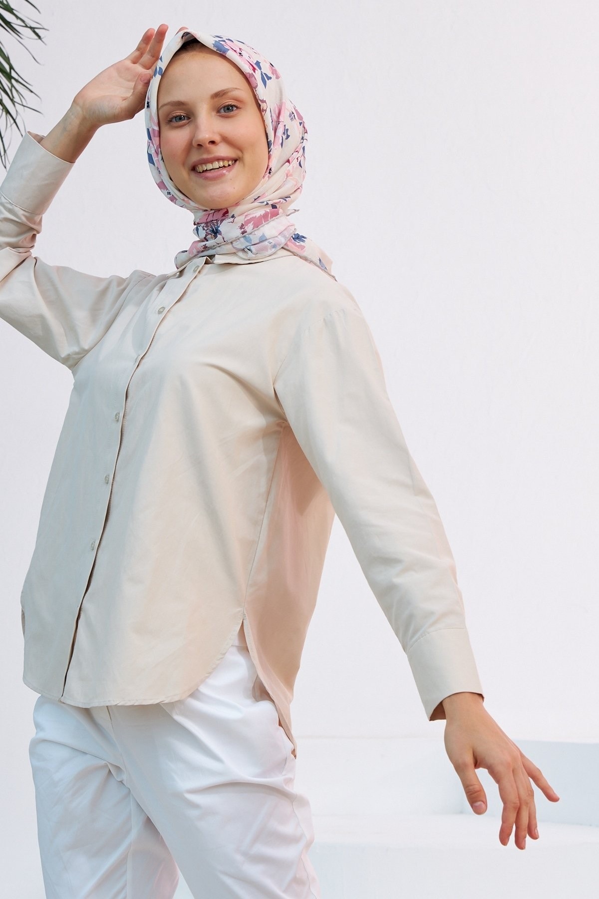 Çiçek Bahçesi Ekru Pamuk Viskon Eşarp