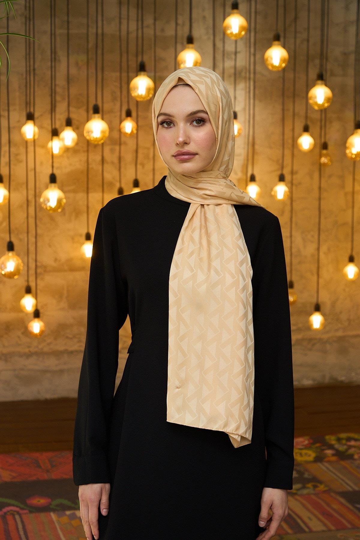 Yaz Işıltısı Koleksiyonu İpeksi Jakar Şal Altuni 9014-20