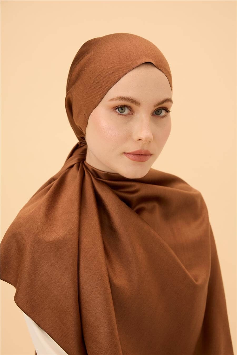 Bakır Siyah Düz Çift Taraflı İpek Şal Modeli