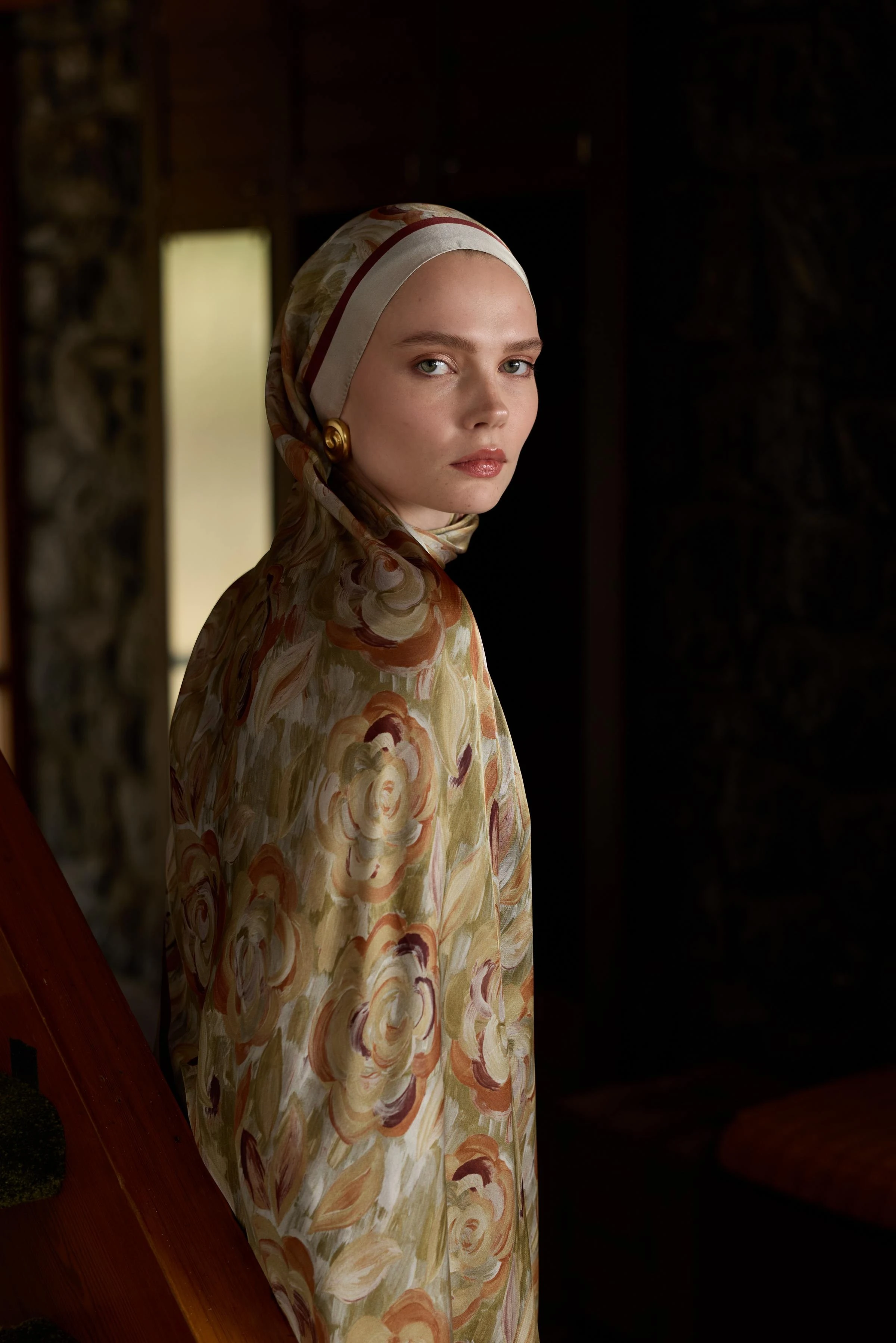 Winter Bloom Hint İpek Şal 5014 - Krem