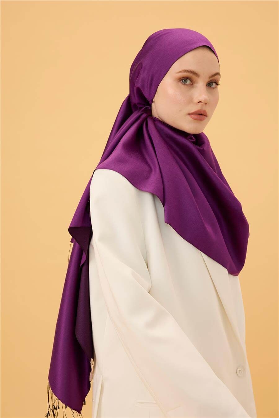 Mürdüm Siyah Düz Çift Taraflı İpek Şal Modeli