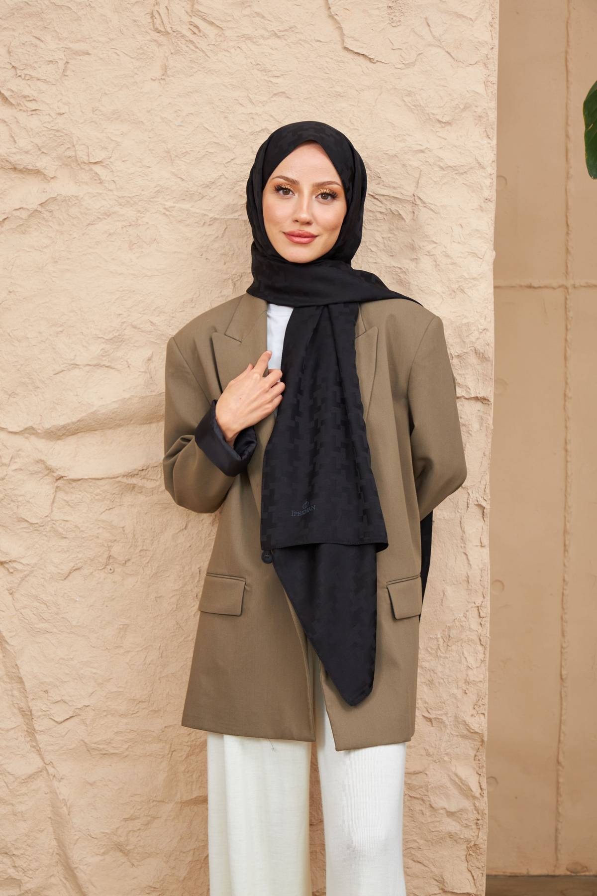 Cross Desen İpeksi Jakar Şal Siyah 9006-06