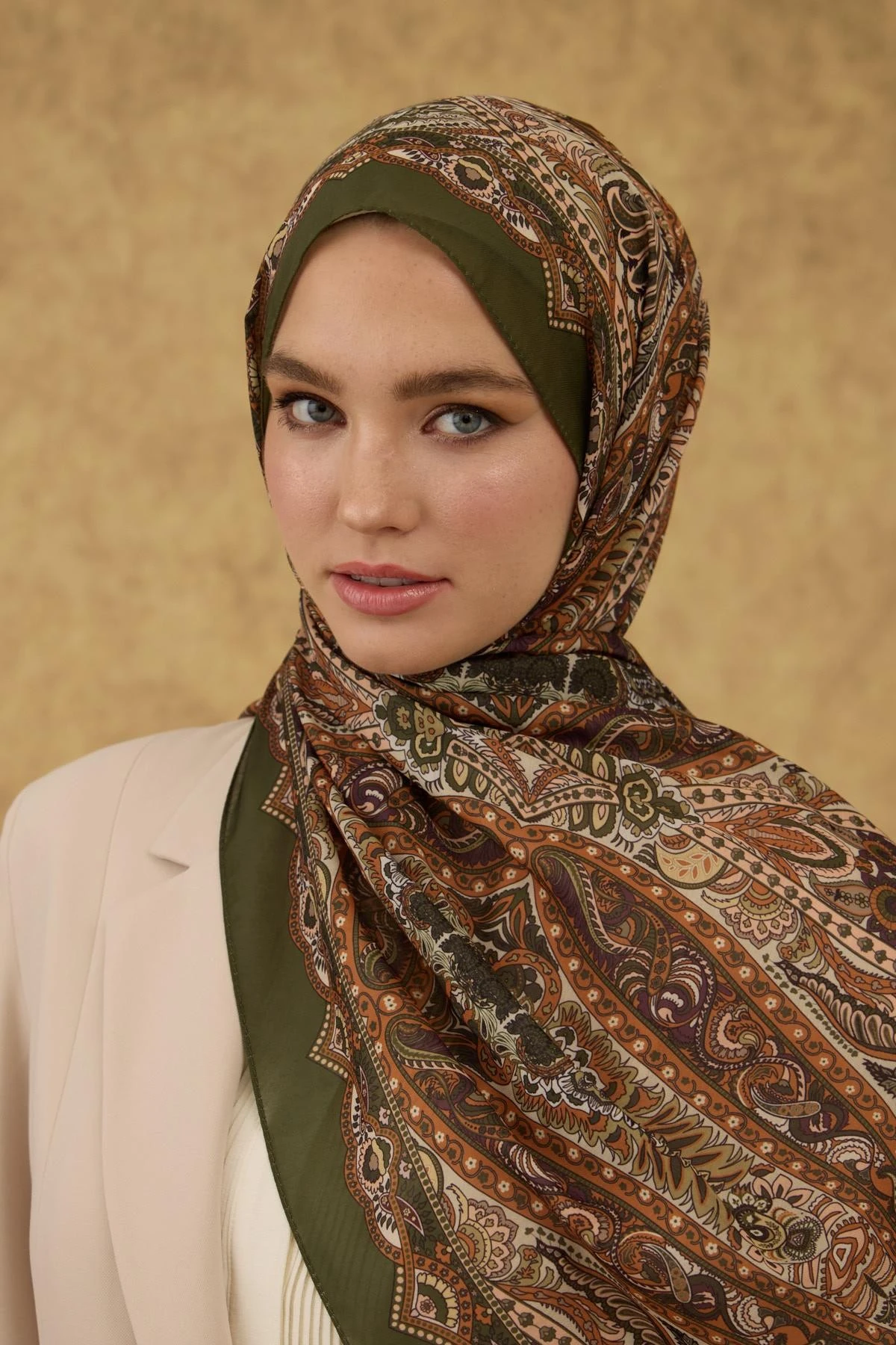 İpekhan Soft Şal Yeşil Krem 3052-19