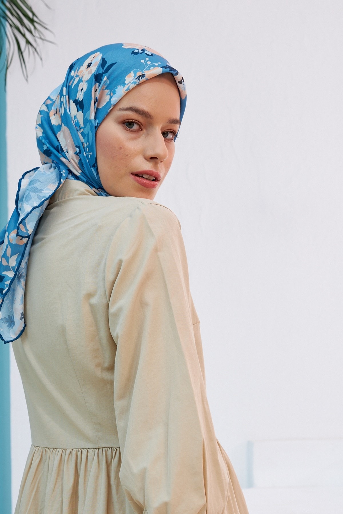 Çiçek Bahçesi İndigo Pamuk Viskon Eşarp