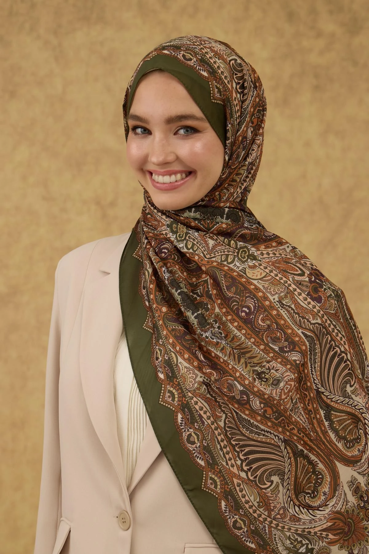 İpekhan Soft Şal Yeşil Krem 3052-19