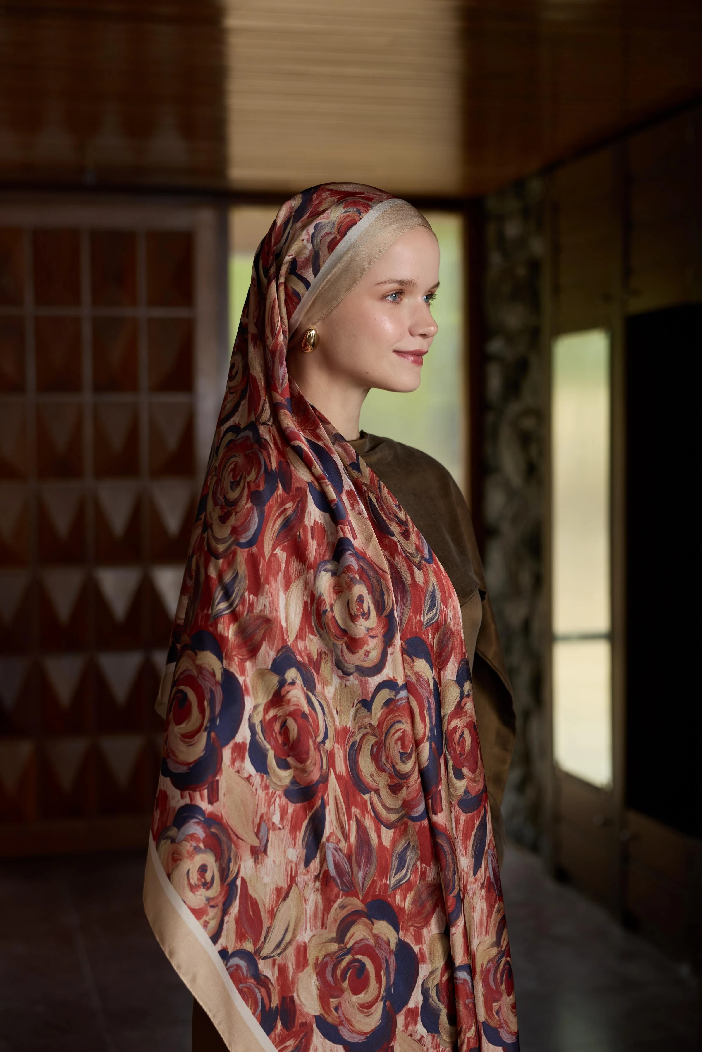 Winter Bloom Hint İpek Şal 5014 - Kırmızı