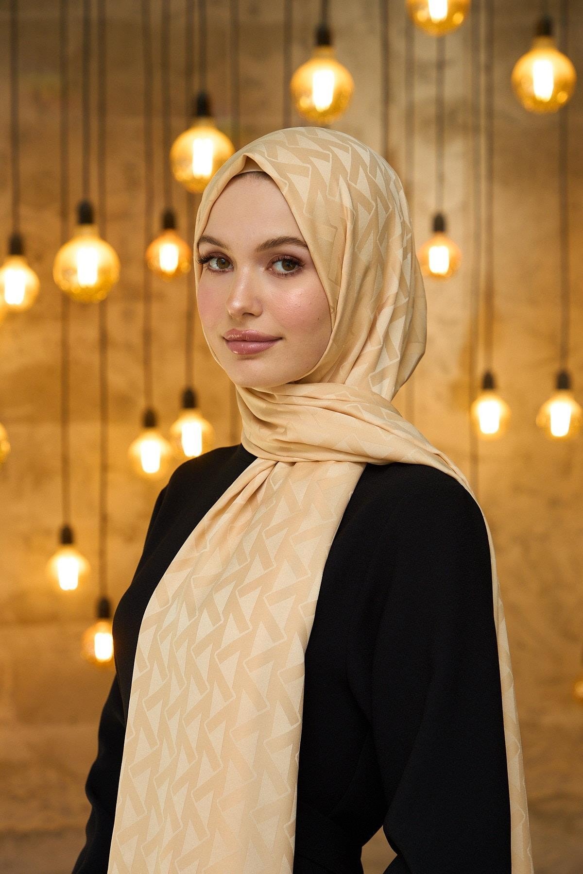 Yaz Işıltısı Koleksiyonu İpeksi Jakar Şal Altuni 9014-20