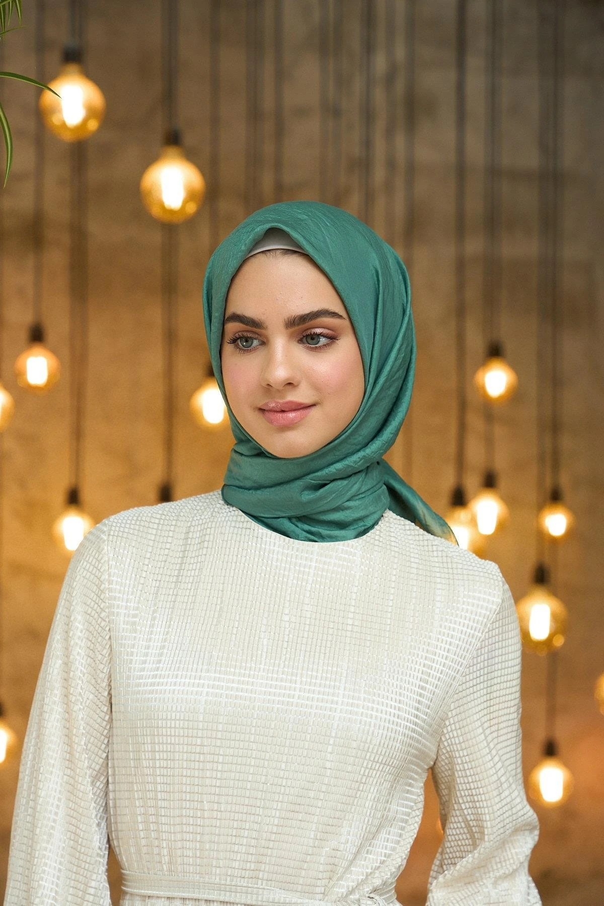 Düz Desen Vual Eşarp Çam Yeşili Vual İpek Eşarp - 10100-31