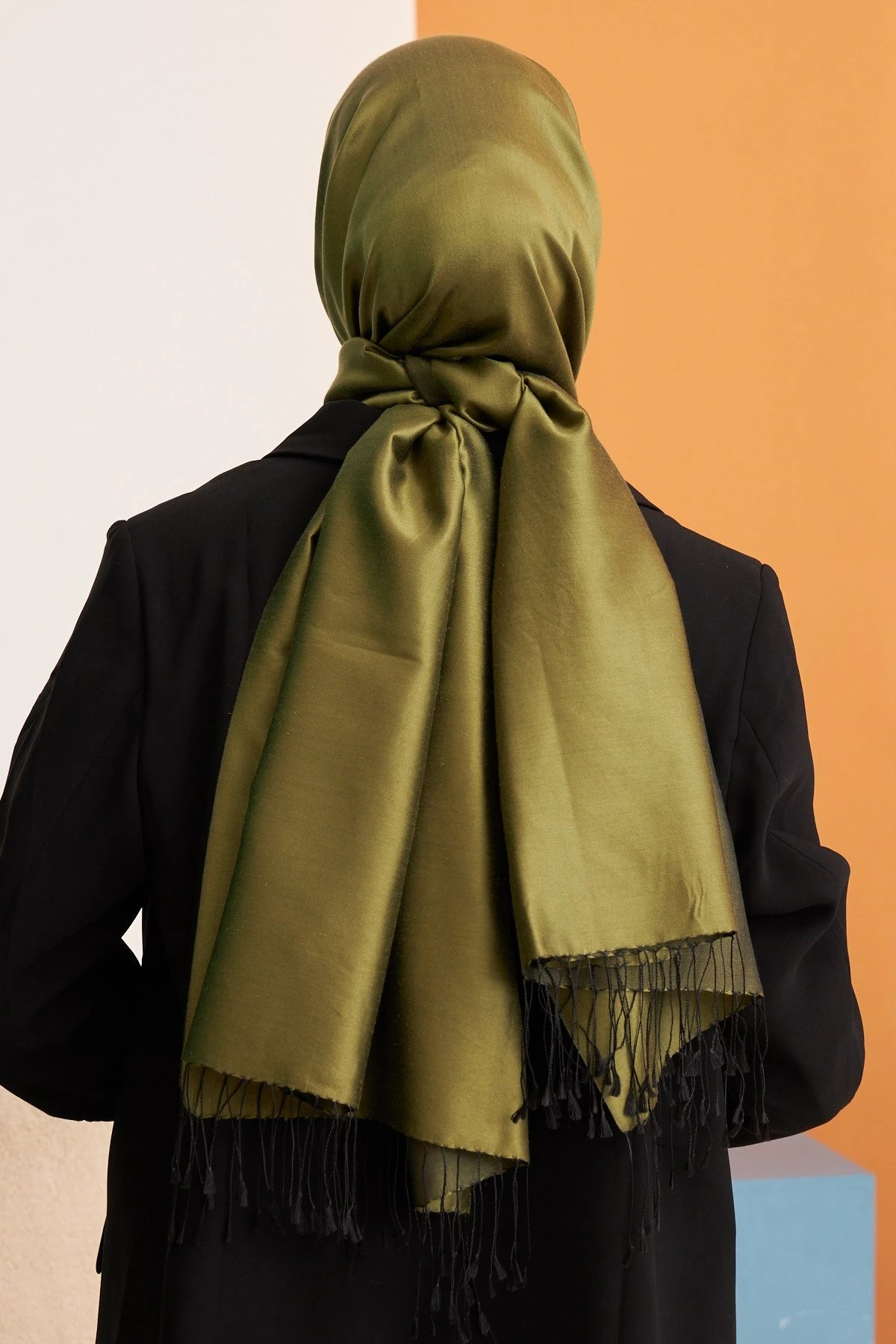 Haki Yeşil Düz Çift Taraflı İpek Şal Modeli