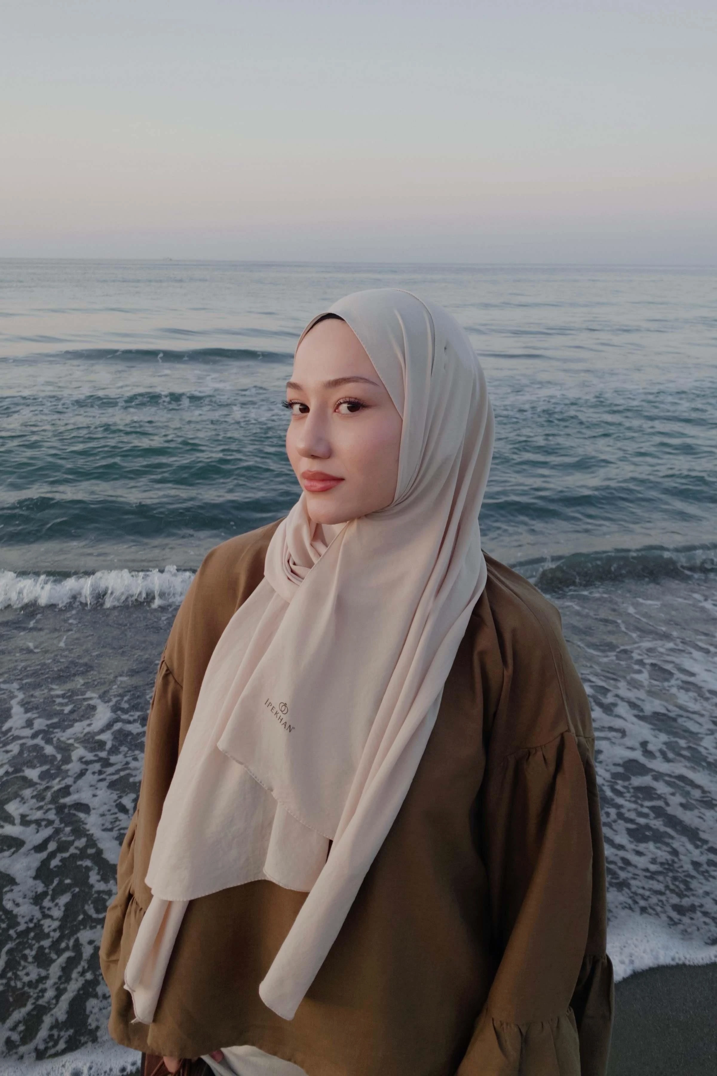 Meliha Hacıoğlu'nun Yaz İçin Tercihi Relax Şal 10000-16