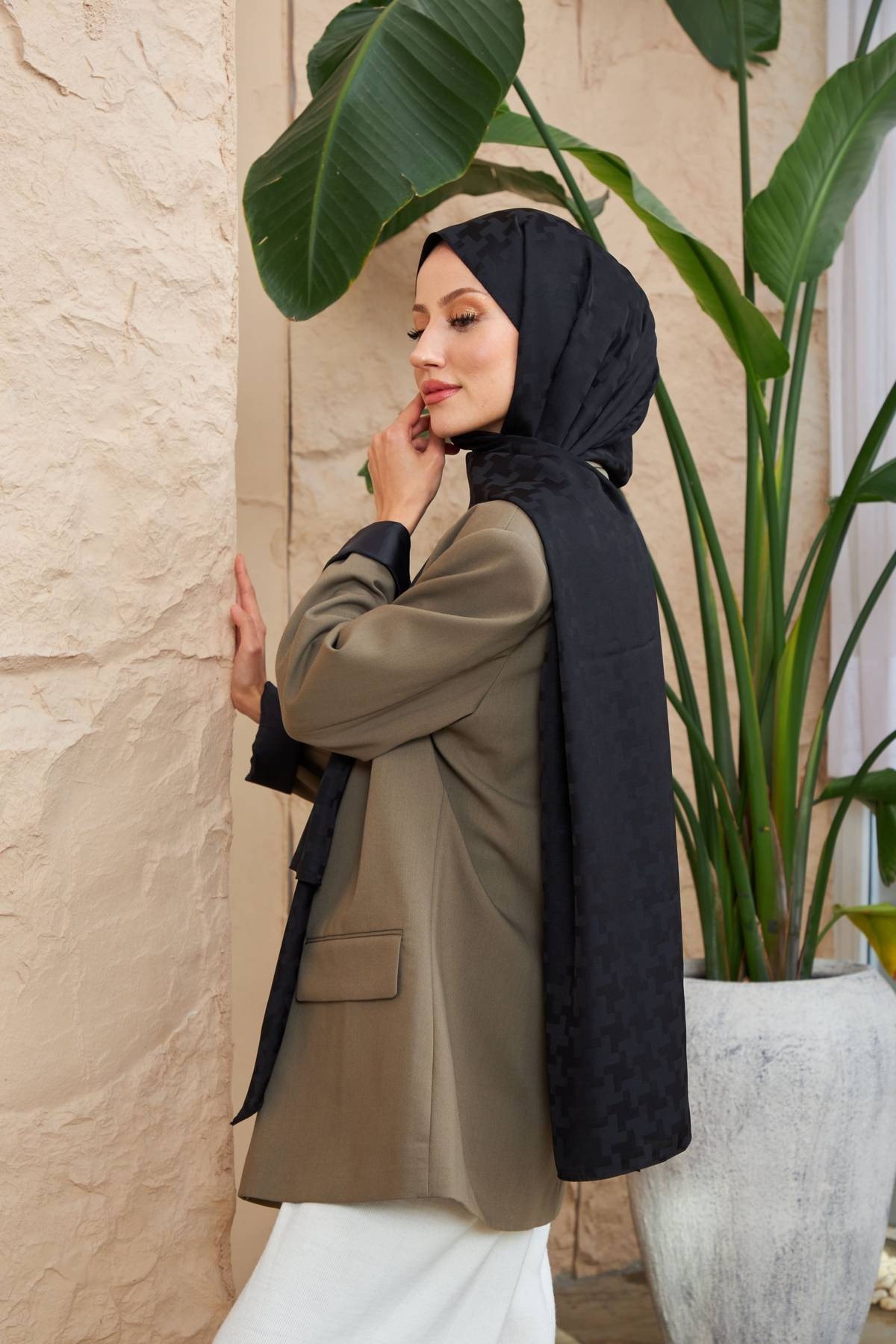 Cross Desen İpeksi Jakar Şal Siyah 9006-06