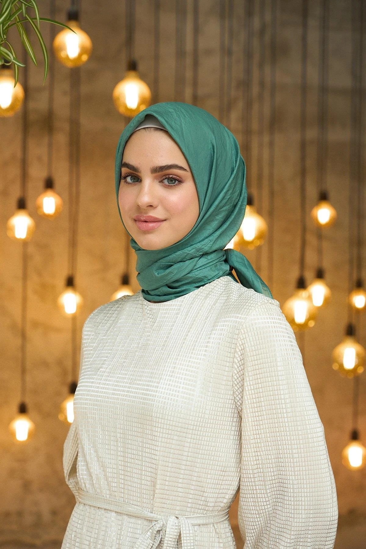 Düz Desen Vual Eşarp Çam Yeşili Vual İpek Eşarp - 10100-31