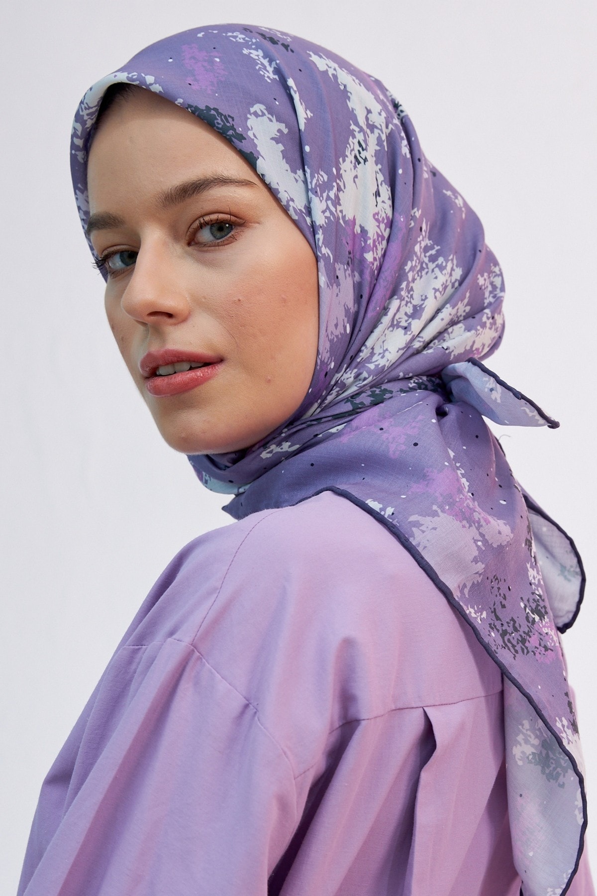 Ebru Mor Pamuk Viskon Eşarp