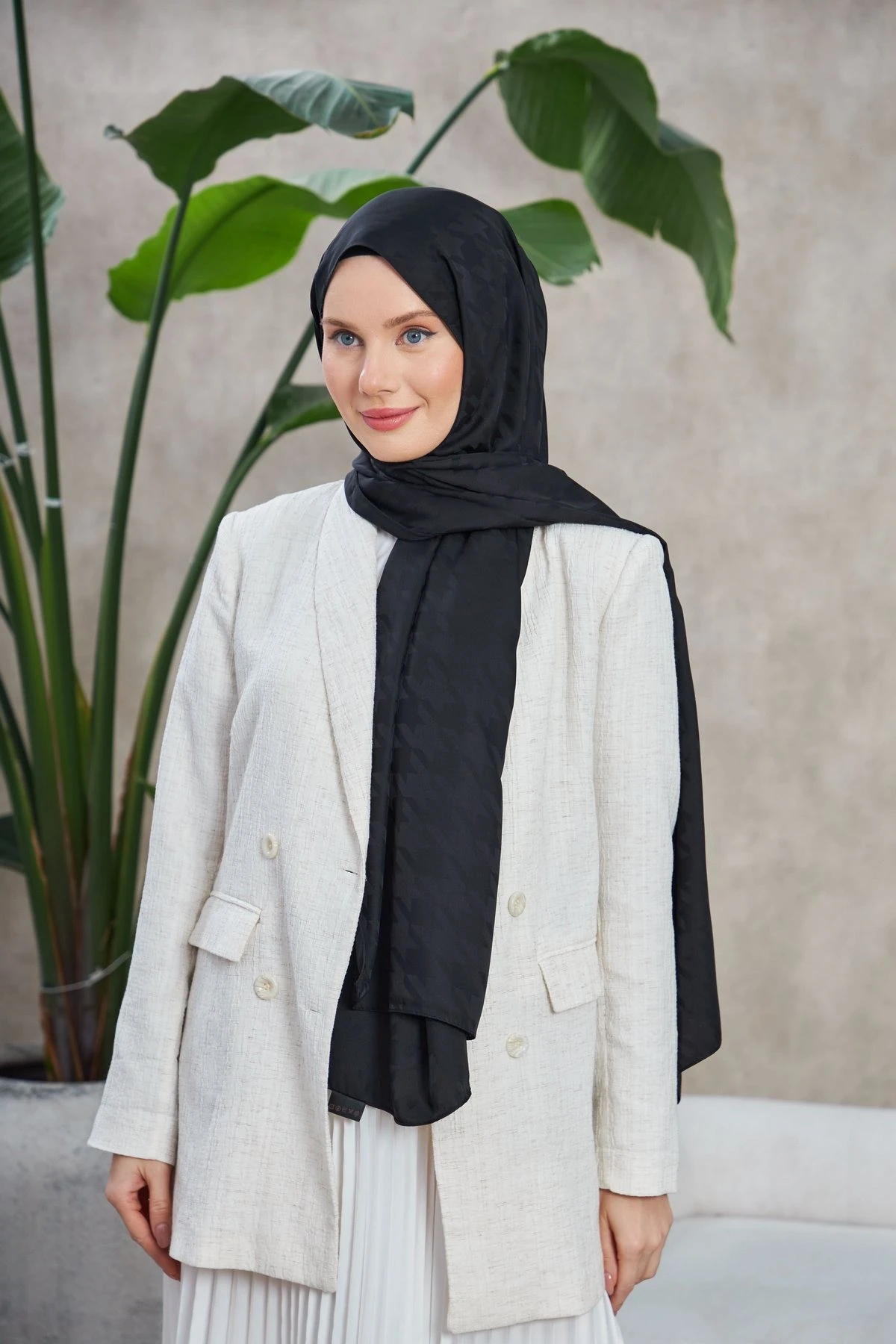 Neo Kazayağı Desen İpeksi Jakar Şal Siyah 9010-03